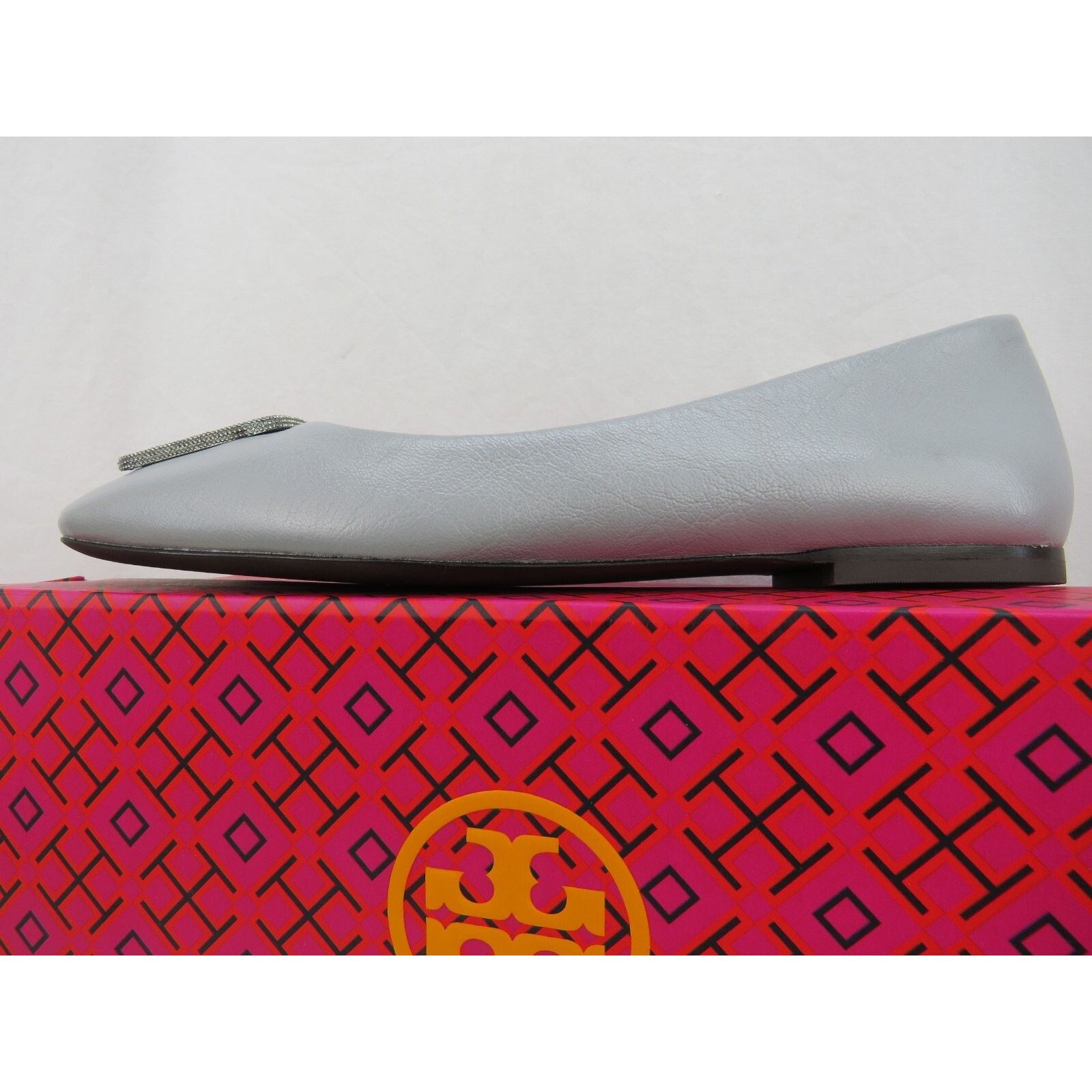 Tory Burch TORY BURCH GEORGIA GRAY LEATHER LOGO GRYSTALS REVA FLATS 8 Size US 8 / IT 38 - 12 Thumbnail