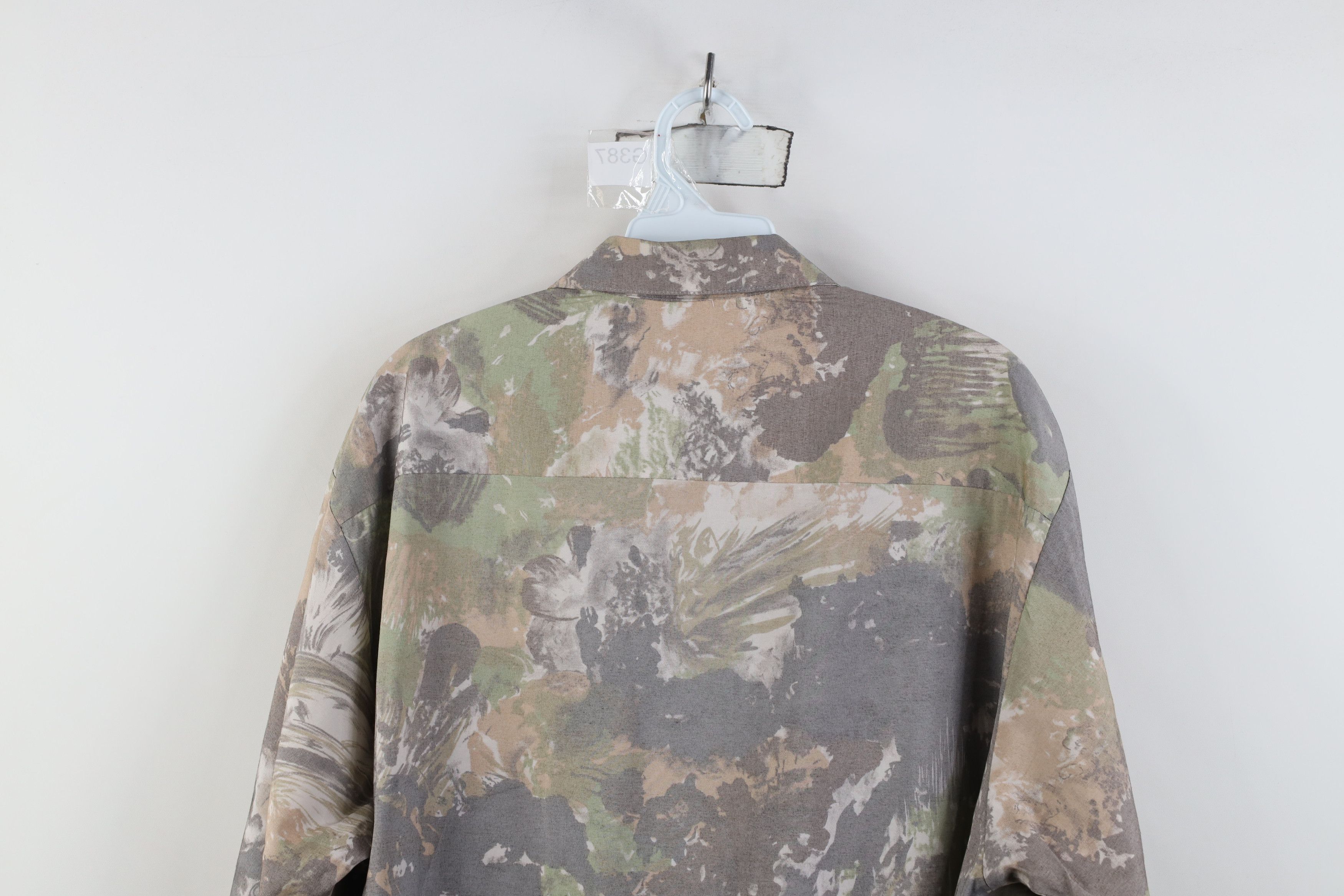 Vintage Vintage 90s Streetwear Abstract Camp Collar Button Shirt USA Size US L / EU 52-54 / 3 - 13 Thumbnail