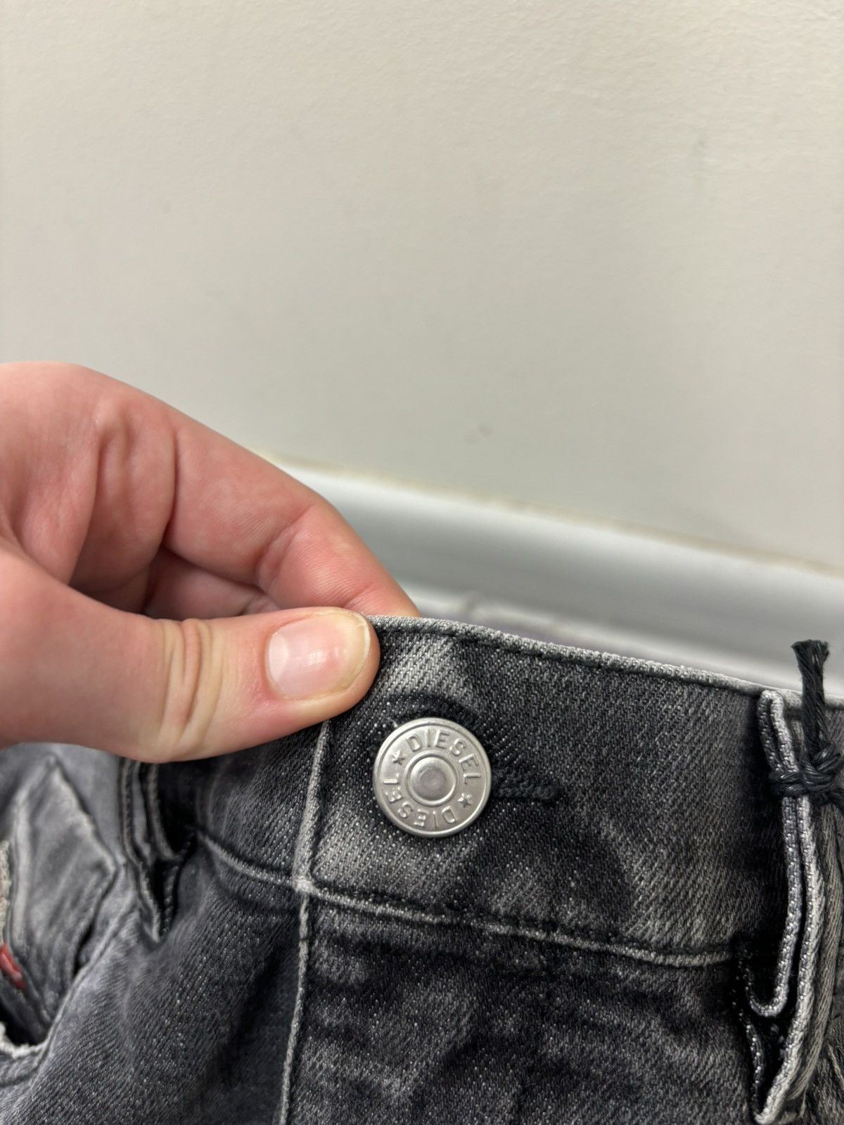 Diesel Diesel Prototype NWT Men’s Gray Skinny Tapered Denim Jeans Size US 32 / EU 48 - 10 Thumbnail