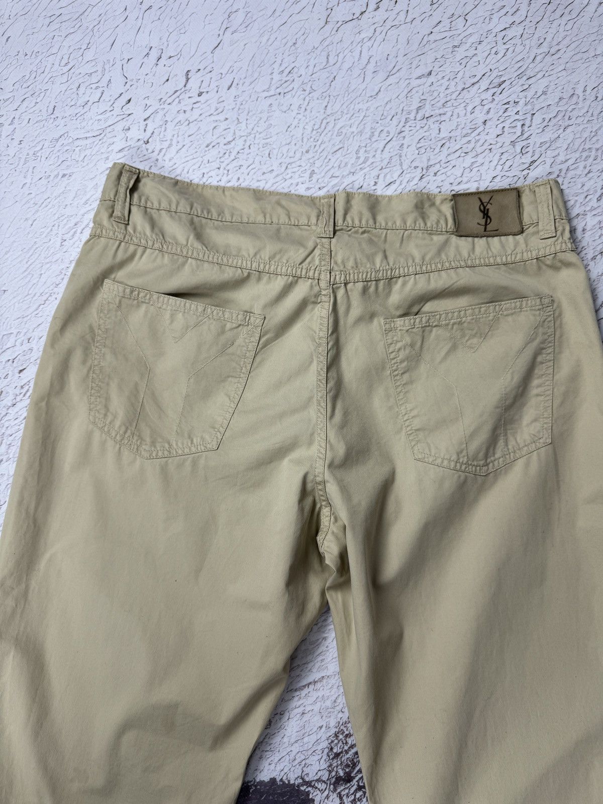 Yves Saint Laurent Yves Saint Laurent vintage beige pocket logo chino pants Size US 36 / EU 52 - 18 Thumbnail
