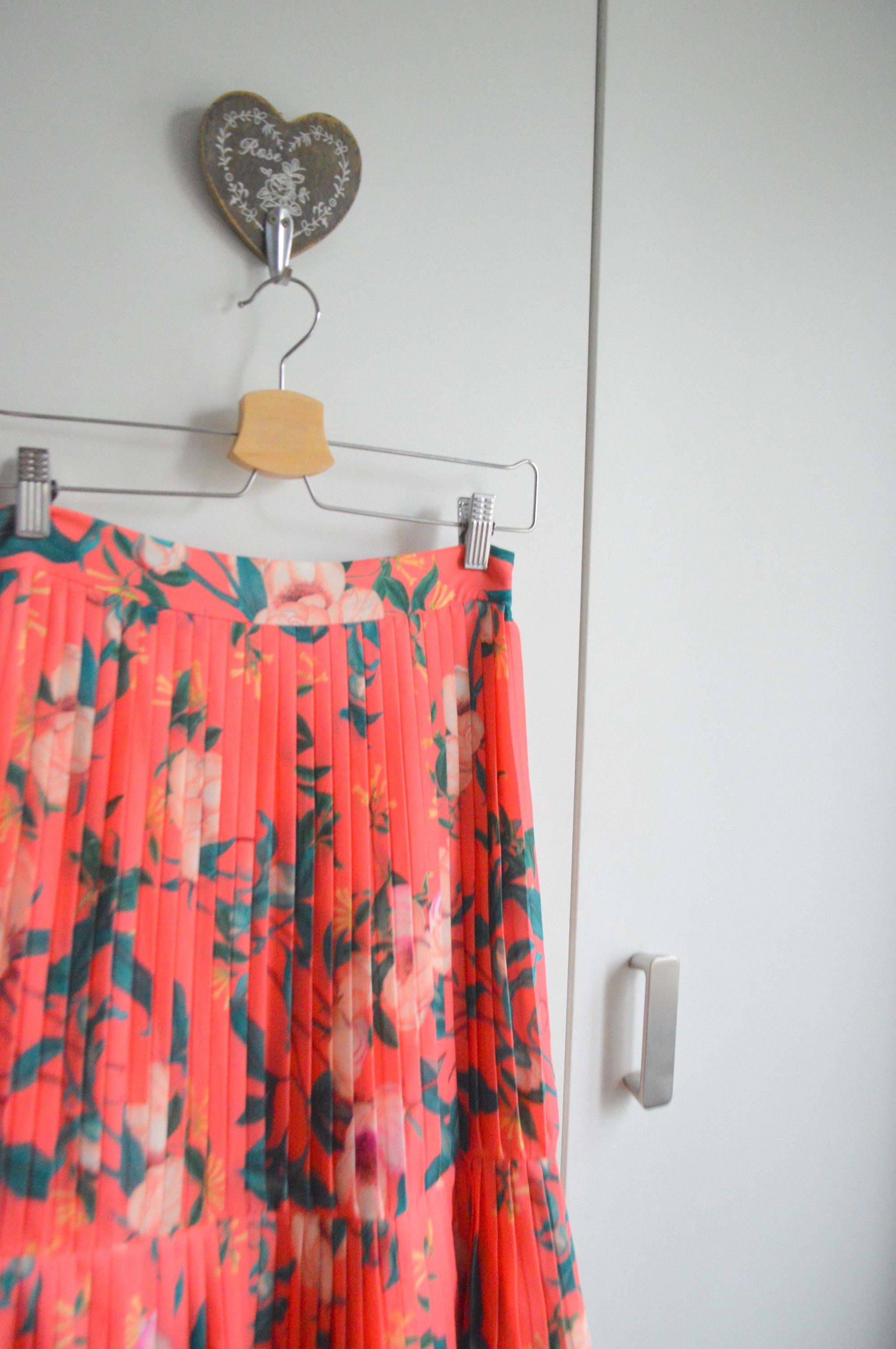 Other By Malina premium skirt S luxurious juicy floral print midi Size 26" / US 2 / IT 38 - 4 Thumbnail