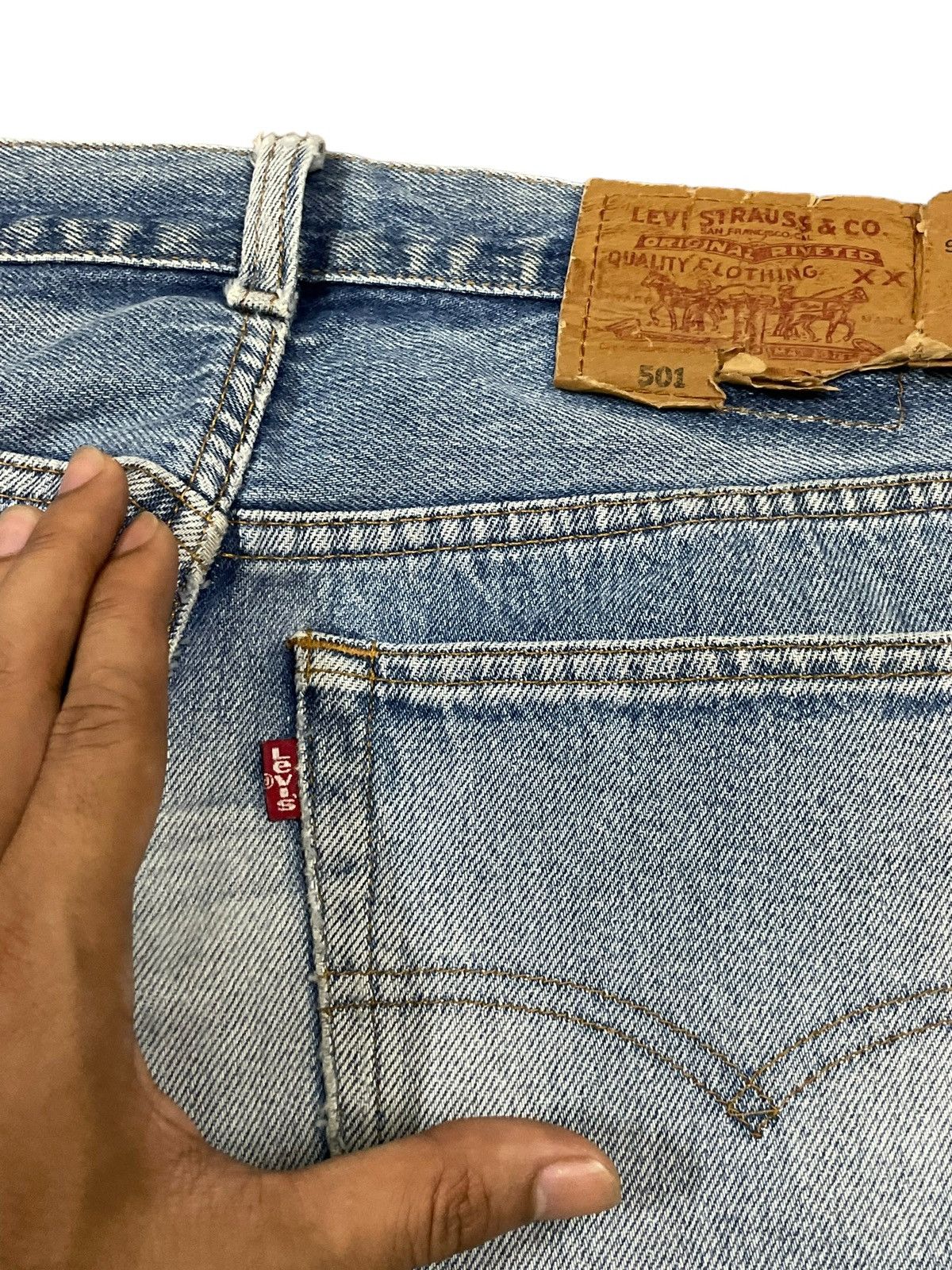 Levi's Vintage Clothing Vintage 90s Levi’s 501 Button Fly Loose Fit Distressed Jeans Size US 31 - 11 Thumbnail