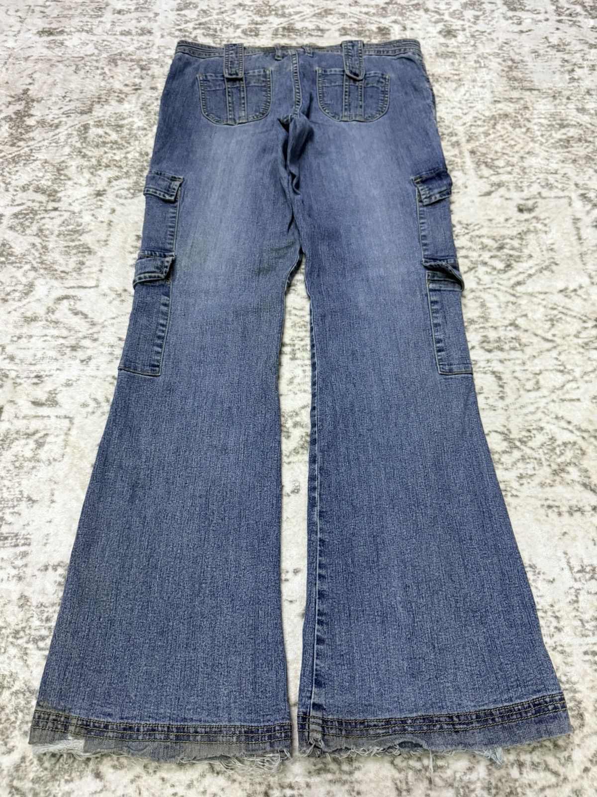 Le Grande Bleu (L.G.B.) Vanilla Star Multi Pocket Cargo Zipper Flare Jeans Size US 32 / EU 48 - 6 Thumbnail
