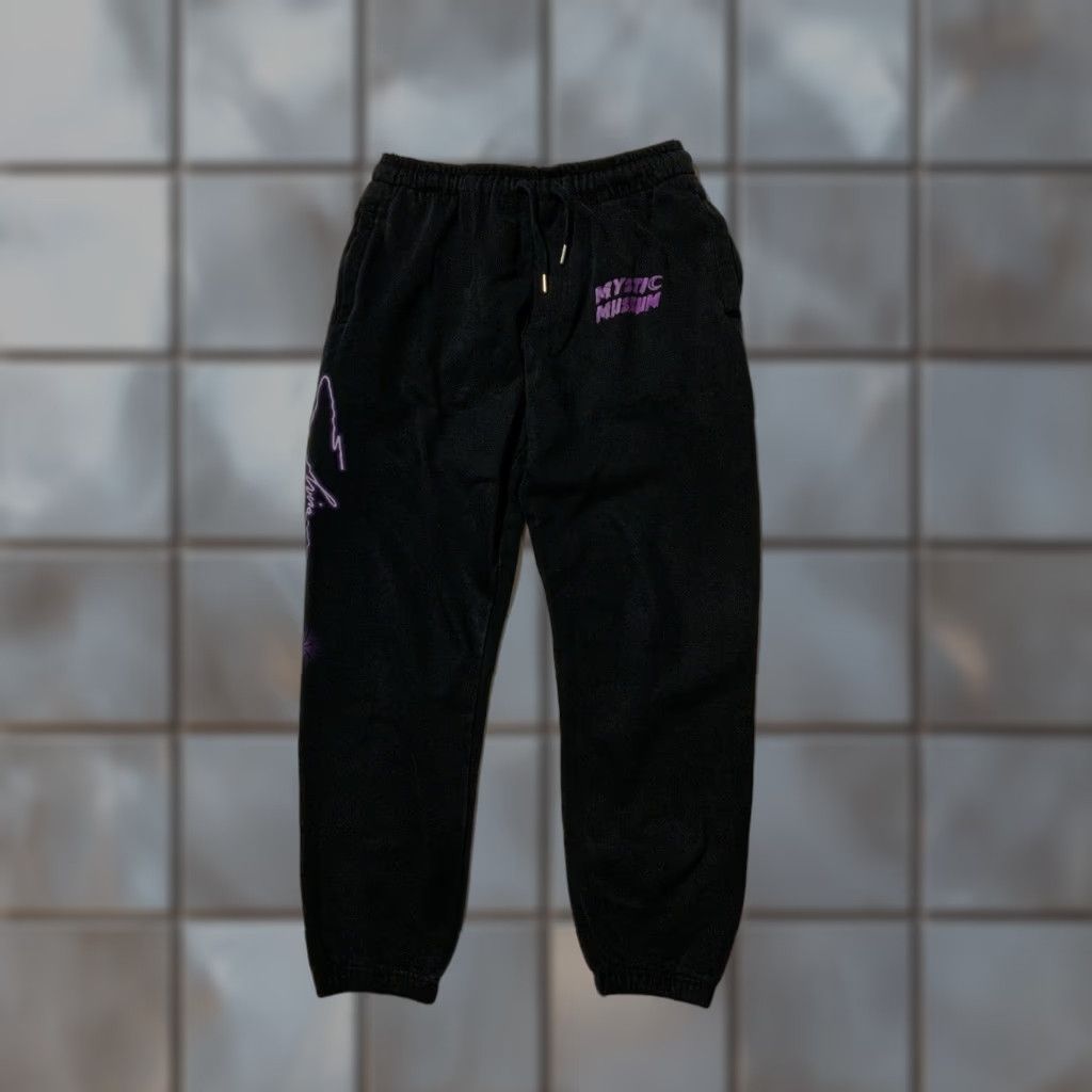 Vintage VINTAGE Mystic Museum Elvira Horror Art Spider Graphic Black Jogger Sweatpants Sz. S Mens Jogger Pants S Black Spider Graphic Activewear 90s Theme Size US 29 - 1 Thumbnail
