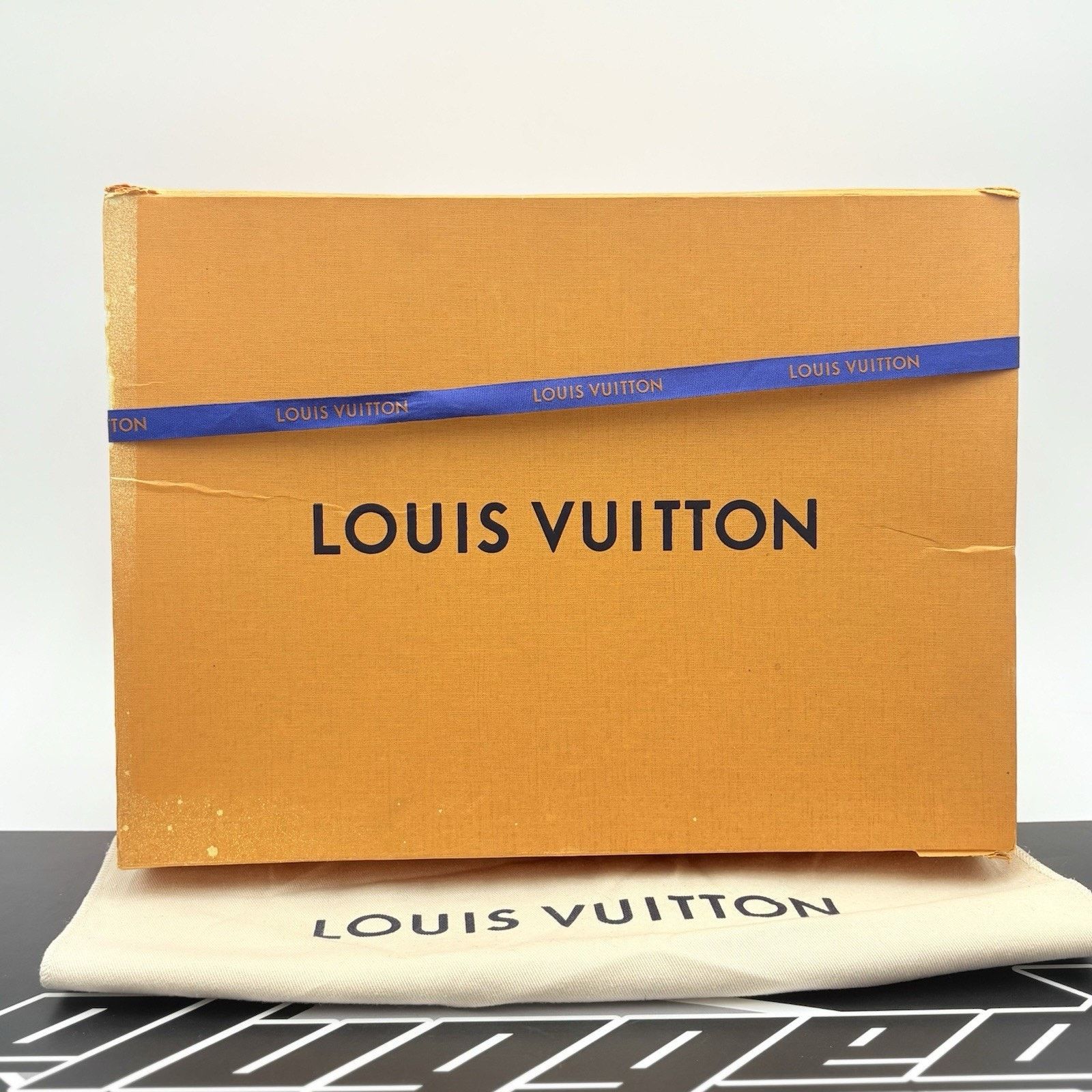 Louis Vuitton 9-9.5 Louis Vuitton Studded Trainer ' Black ' | SUPER CLEAN! Size US 9 / EU 42 - 15 Thumbnail