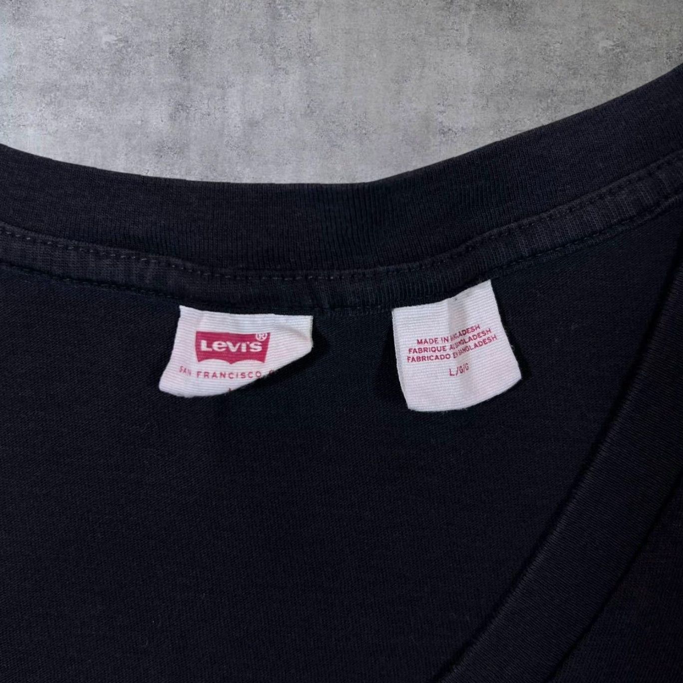 Levi's Levi's Classic Mini Red Tab Logo Black Scoop V-Neck Short Sleeve T-Shirt Womens Large Black Size L / US 10 / IT 46 - 3 Thumbnail