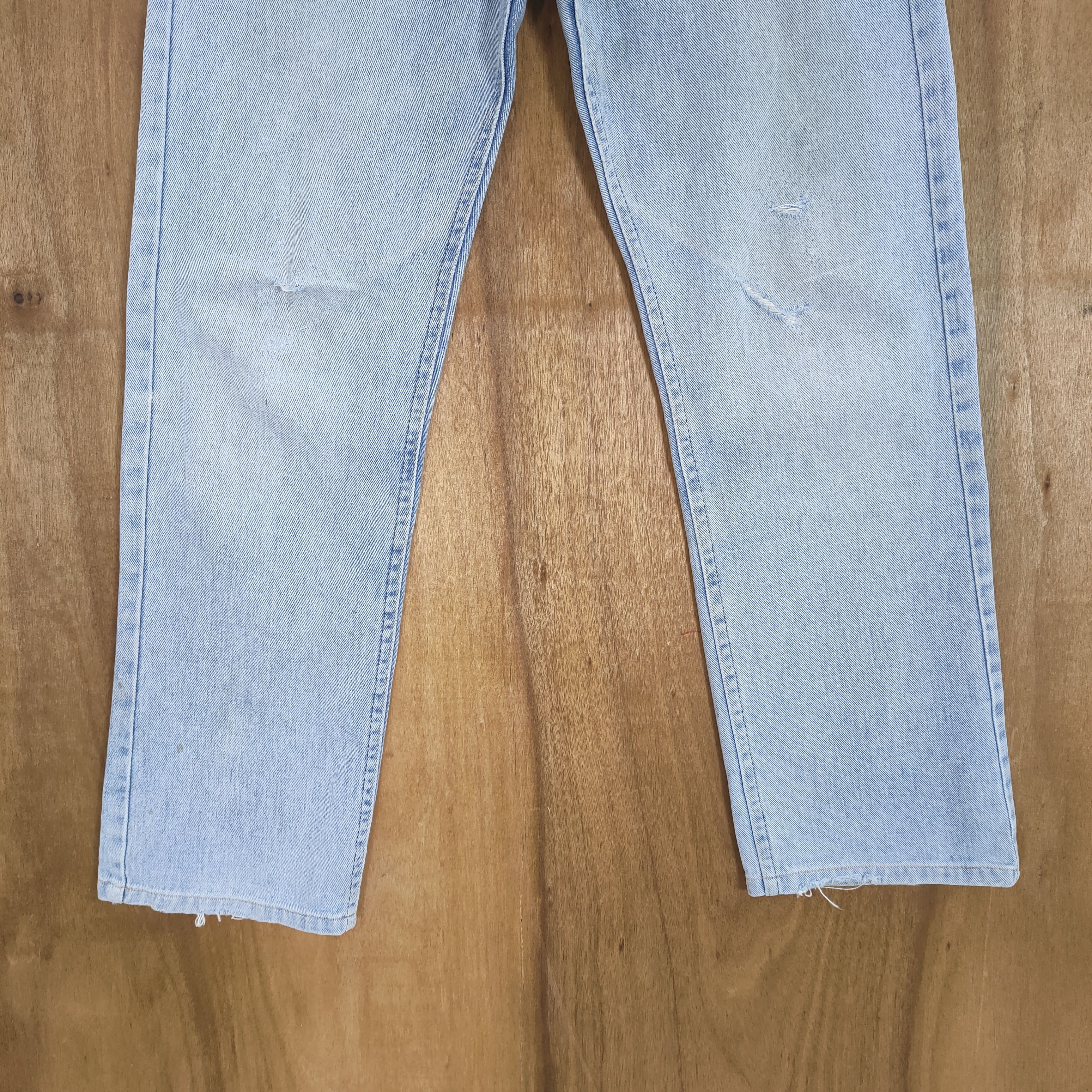 Vintage VINTAGE LEE USA LIGHT BLUE DISTRESSED JEANS PANTS Size US 32 / EU 48 - 5 Thumbnail