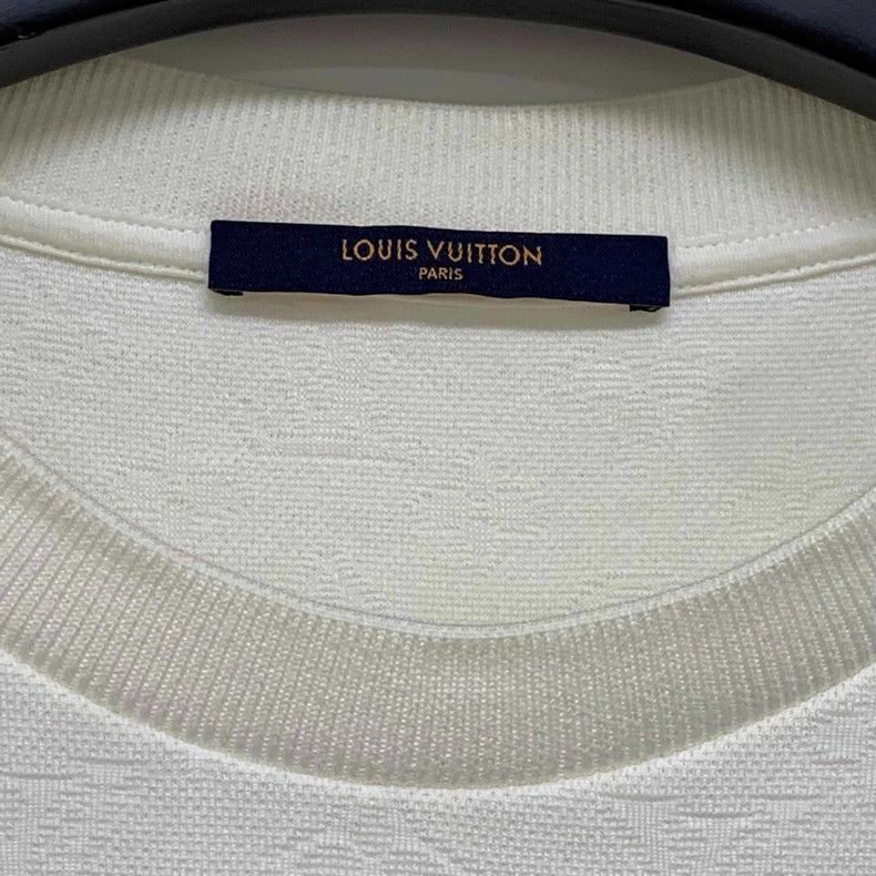 Louis Vuitton Louis Vuitton White full print short sleeve Size US M / EU 48-50 / 2 - 2 Thumbnail