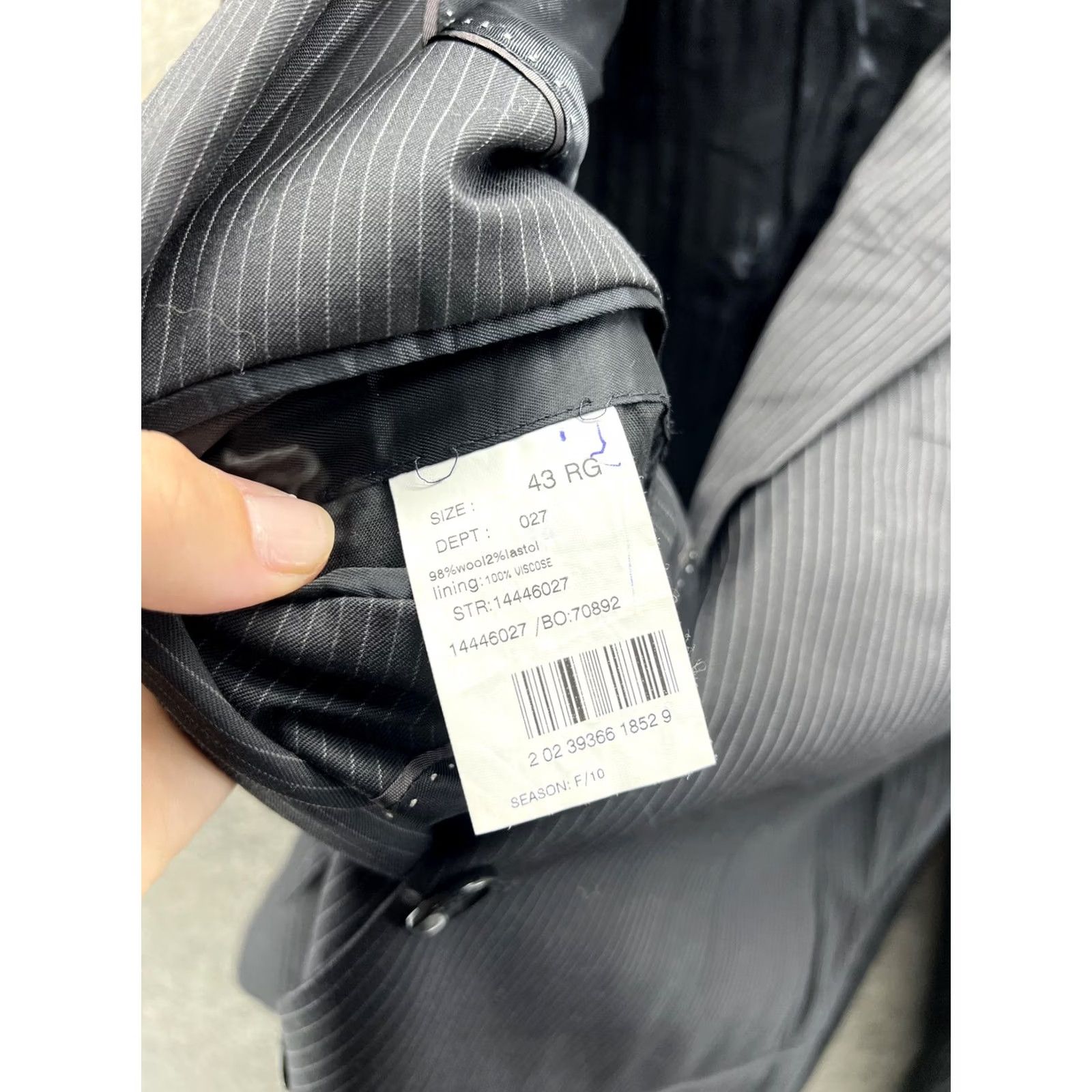 Brooks Brothers Brooks Brothers 346 Suit Jacket Mens Large 43R Black Gray Pinstripe Wool Stretch Notch Lapel Single-Breasted 2-Button Formal Business Shirt/Coat Size 42R - 6 Thumbnail
