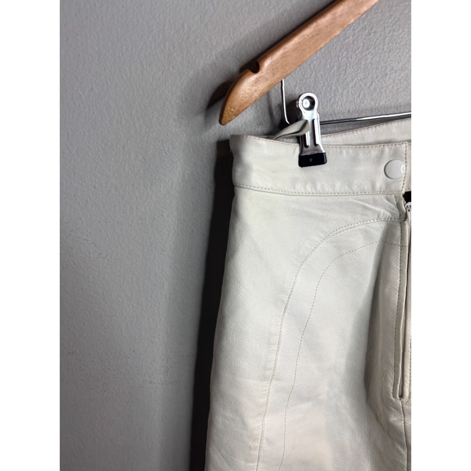 Vintage VINTAGE Jitrois Skirt White Leather Short Pencil 36 France Women Size 25" / US 0 / IT 36 - 2 Thumbnail
