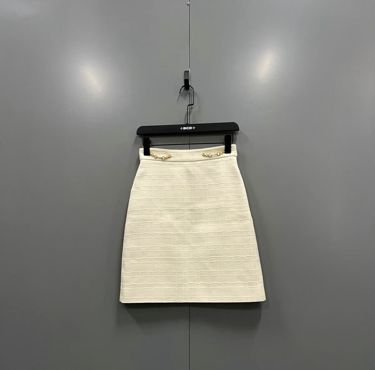 Gucci Gucci Off-white Tweed Mini Skirt J41 Size 25" / US 0 / IT 36 - 1 Thumbnail