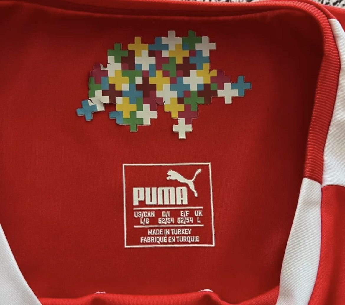Puma Switzerland 2016-2017 Home Football Soccer Jersey Puma Size US L / EU 52-54 / 3 - 9 Thumbnail