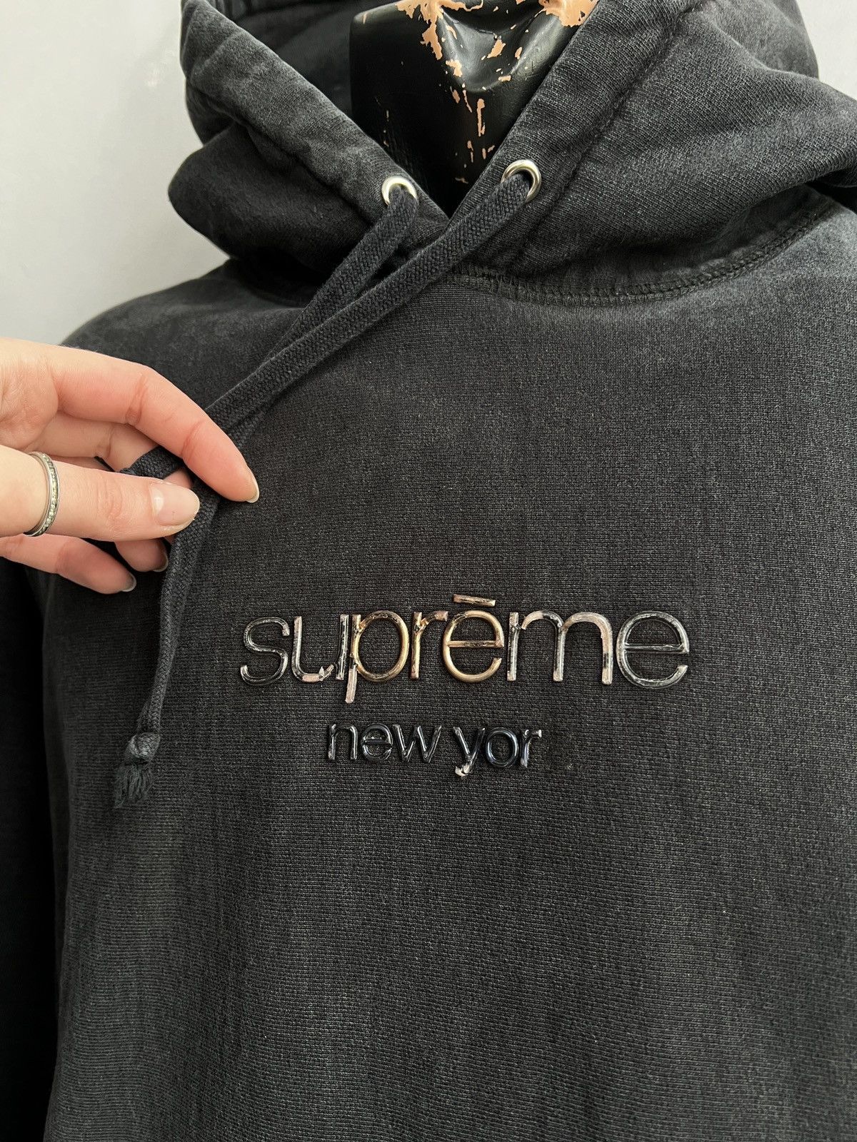 Supreme Supreme washed Classic Black Hoodie Sweatshirt centr logo Size US M / EU 48-50 / 2 - 3 Thumbnail
