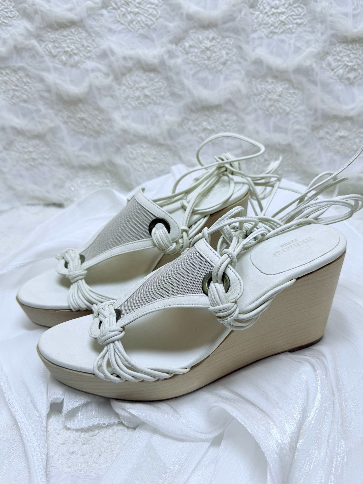 Hermes Hermes Leather White Sandals us_6 Women Size US 6 / IT 36 - 1 Thumbnail