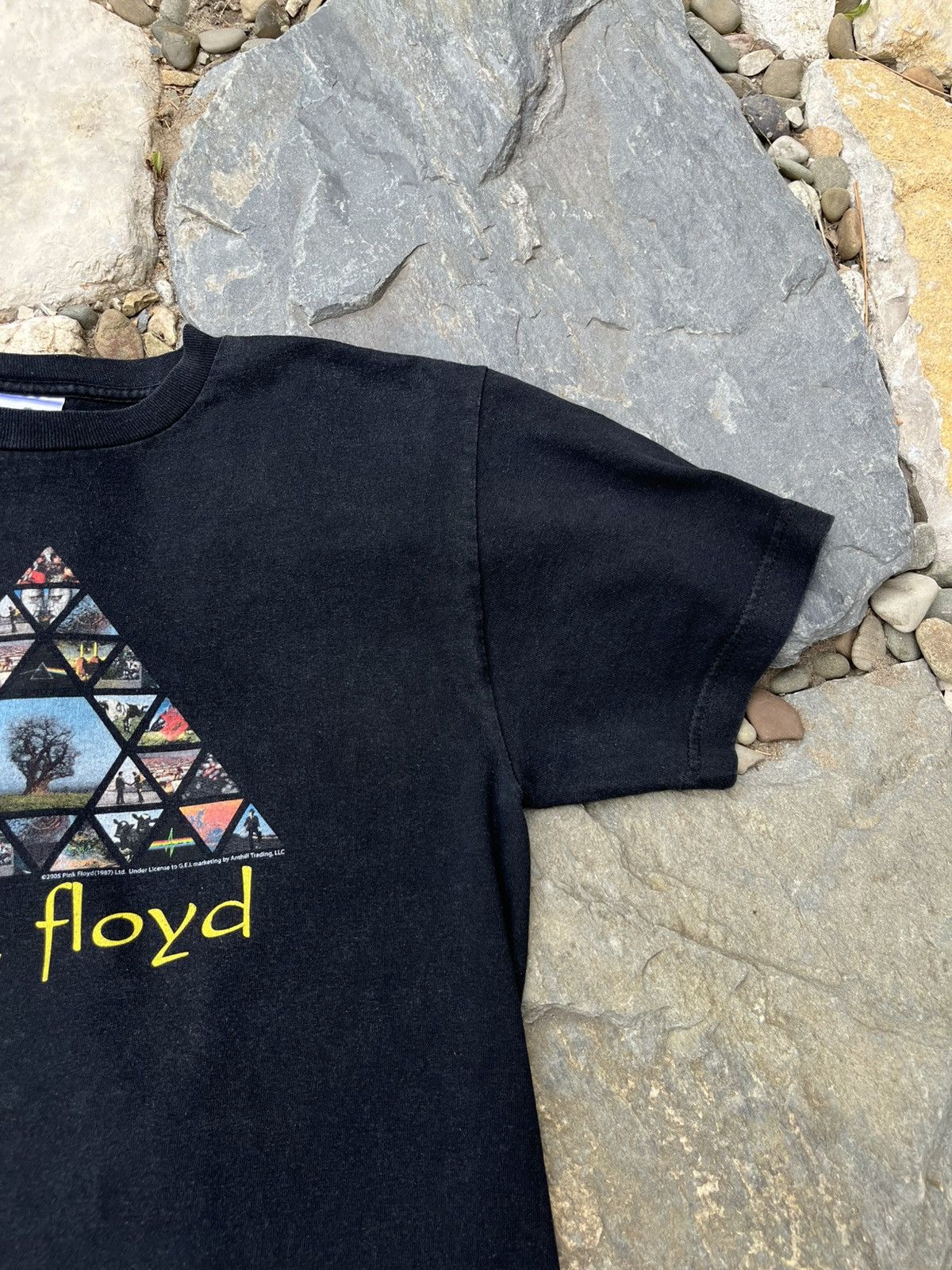 Band Tees × Pink Floyd × Vintage Vintage Pink Floyd 2005 rare t-shirt band tee triangle tree Size US M / EU 48-50 / 2 - 4 Thumbnail
