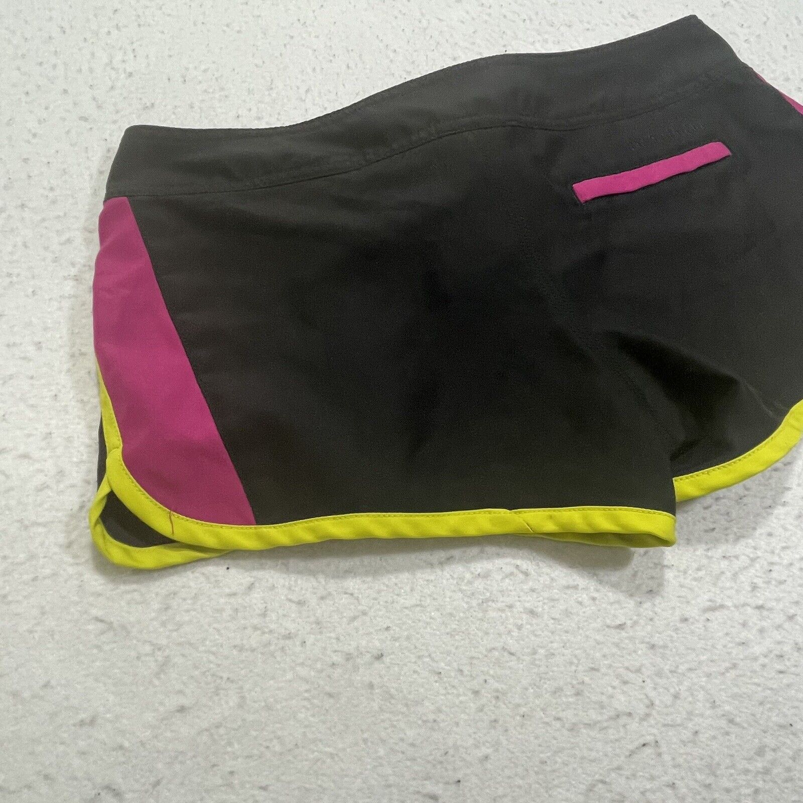 The North Face The North Face Short 3" Inseam Athletic Neon Shorts Size 27" / US 4 / IT 40 - 14 Thumbnail
