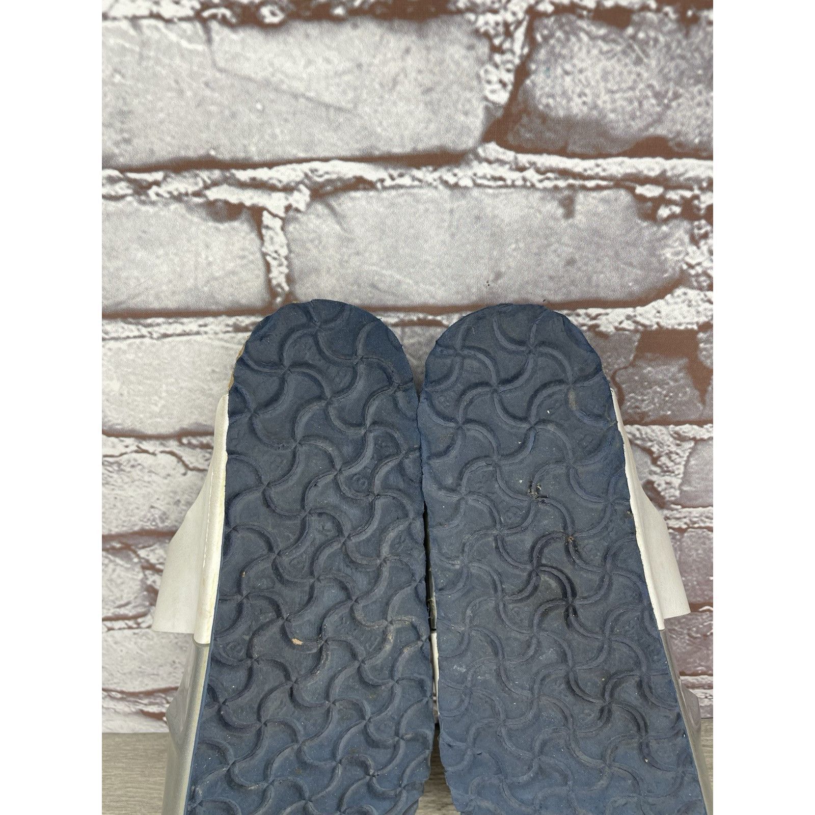 Birkenstock Birkenstock Arizona Two Toned Silver White Leather Strap San Size US 10 / IT 40 - 23 Thumbnail