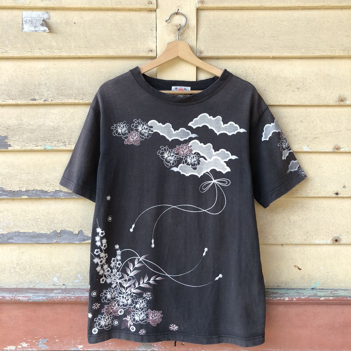 If Six Was Nine 🔥Faded🔥 Vintage y2k Koi Fish Embroided Sunfaded Tshirt Size US L / EU 52-54 / 3 - 4 Thumbnail