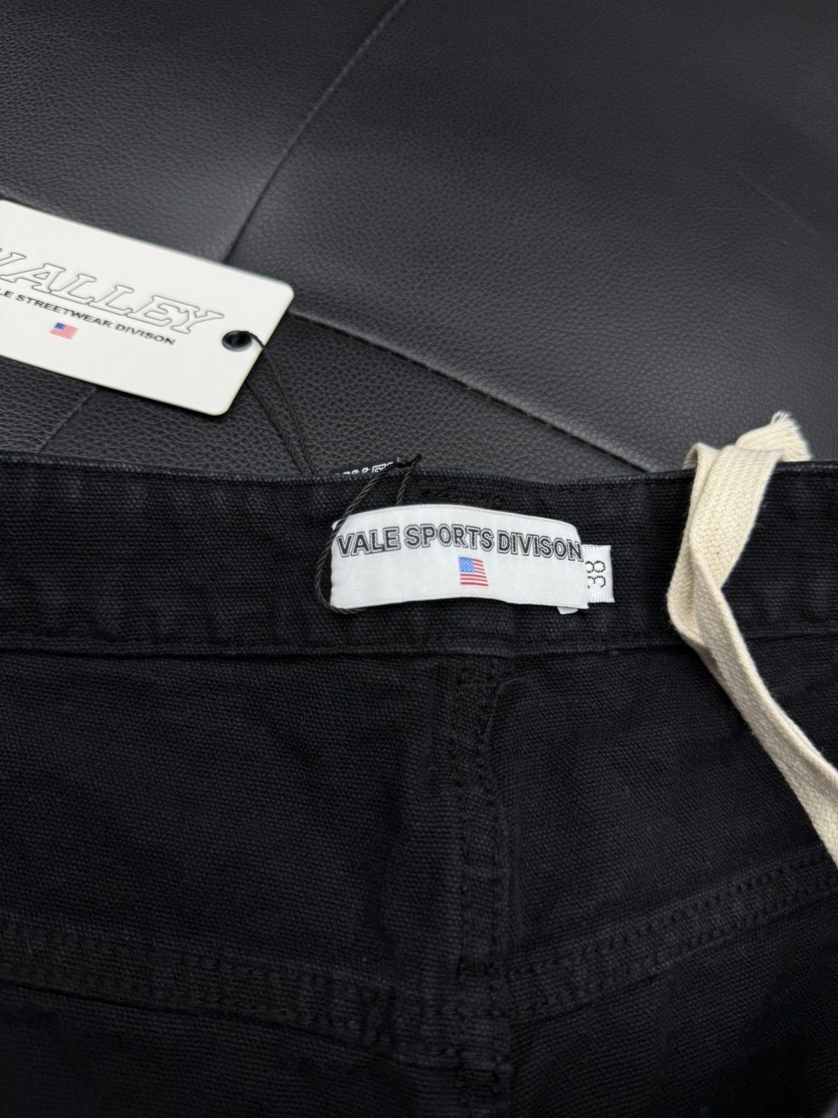 Vale Valley Black Denim Patchwork Shorts Size 38 (Brand New) Size US 38 / EU 54 - 9 Thumbnail