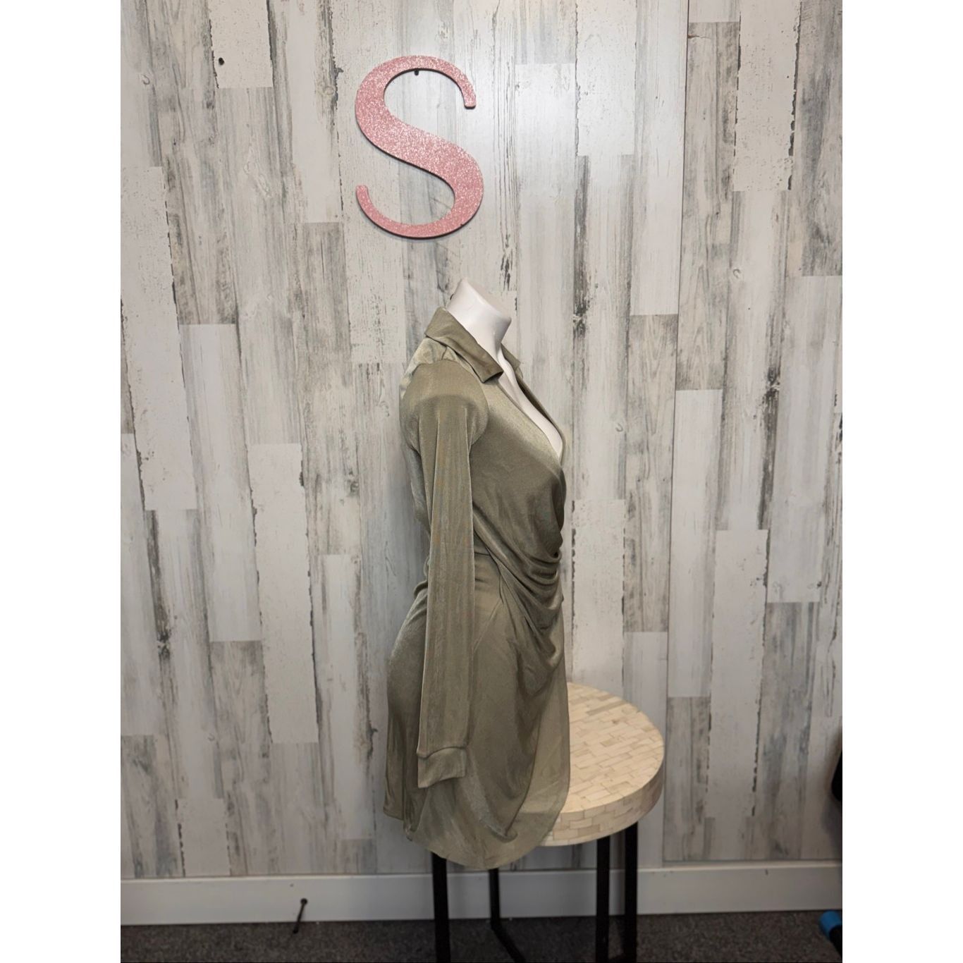 Forever 21 Forever 21 Gold Satin Wrap Dress | Long Sleeve Collared Mini Dress Size Small Size S / US 4 / IT 40 - 3 Thumbnail