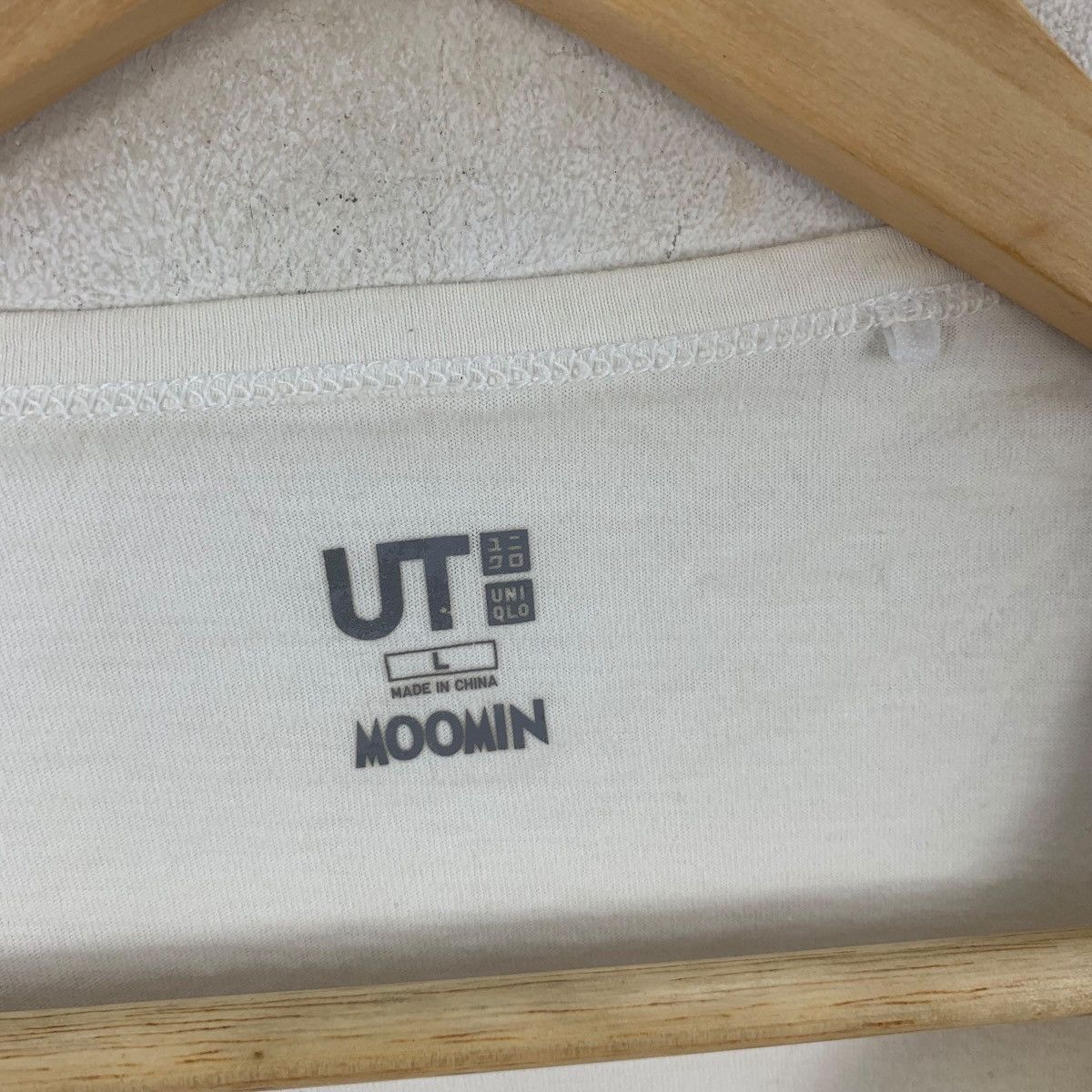 Uniqlo UNIQLO x MOOMIN SNUFKIN Little My Its Coming Tee Shirt Anime Size L / US 10 / IT 46 - 7 Thumbnail