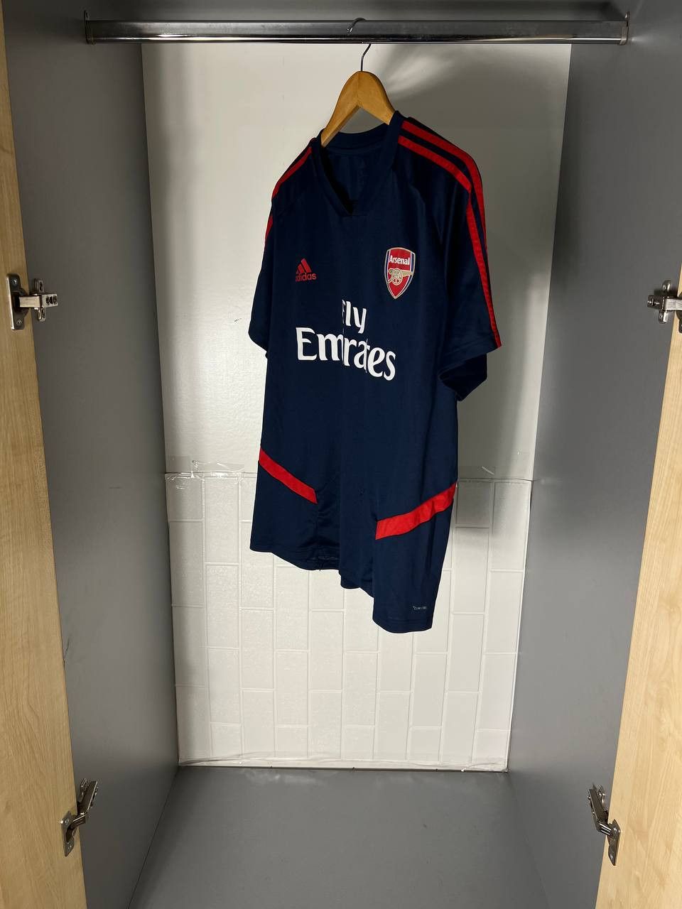 Adidas VINTAGE ADIDAS FC ARSENAL LONDON ENGLAND SOCCER JERSEY RETRO Size US XL / EU 56 / 4 - 4 Thumbnail