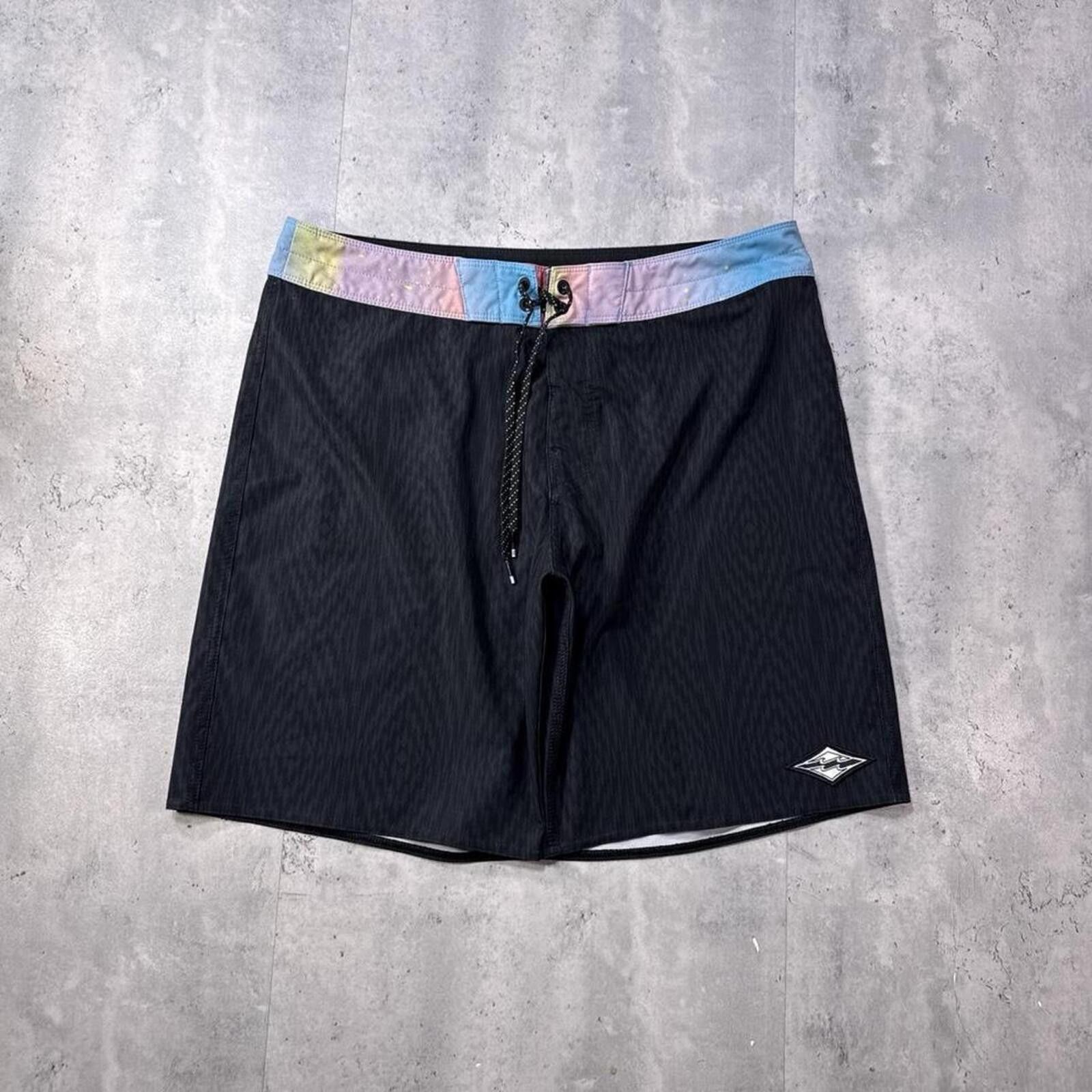Billabong Y2K Billabong 00s Board Black Shorts Size US 33 - 1 Thumbnail