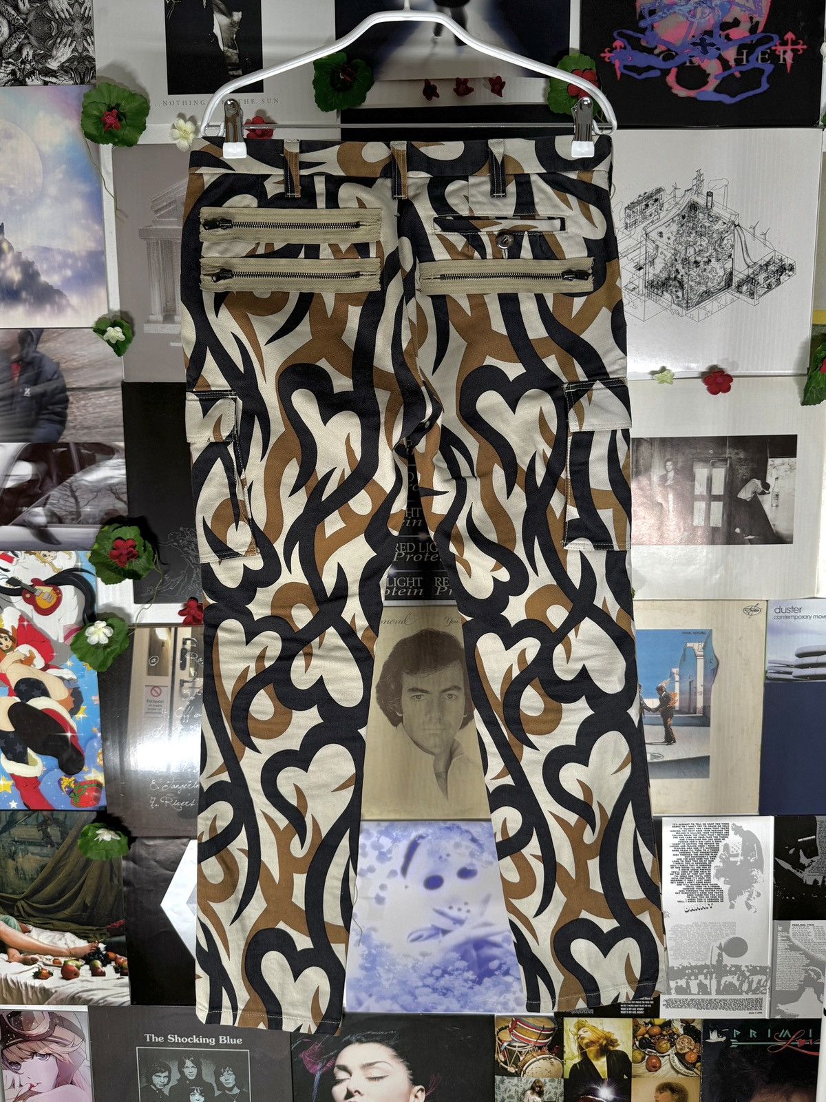 Number (N)ine AW04 "Give Peace A Chance" Tribal Hearts Camo Cargo Pants Size US 31 - 2 Thumbnail