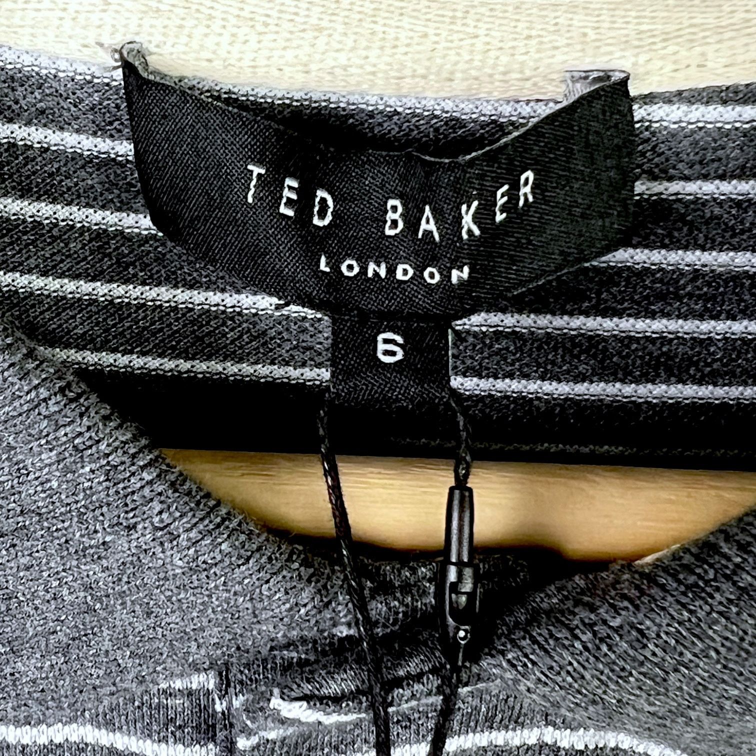 Ted Baker NWT Men's Ted Baker Gray Striped Polo 6 (US XXL) $145 Retail Size US XXL / EU 58 / 5 - 3 Thumbnail