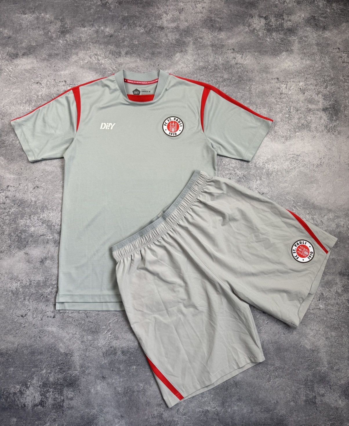 Sports Specialties St. Pauli Hamburg DIIY Training Set Jersey Shorts Size M Size US M / EU 48-50 / 2 - 1 Thumbnail