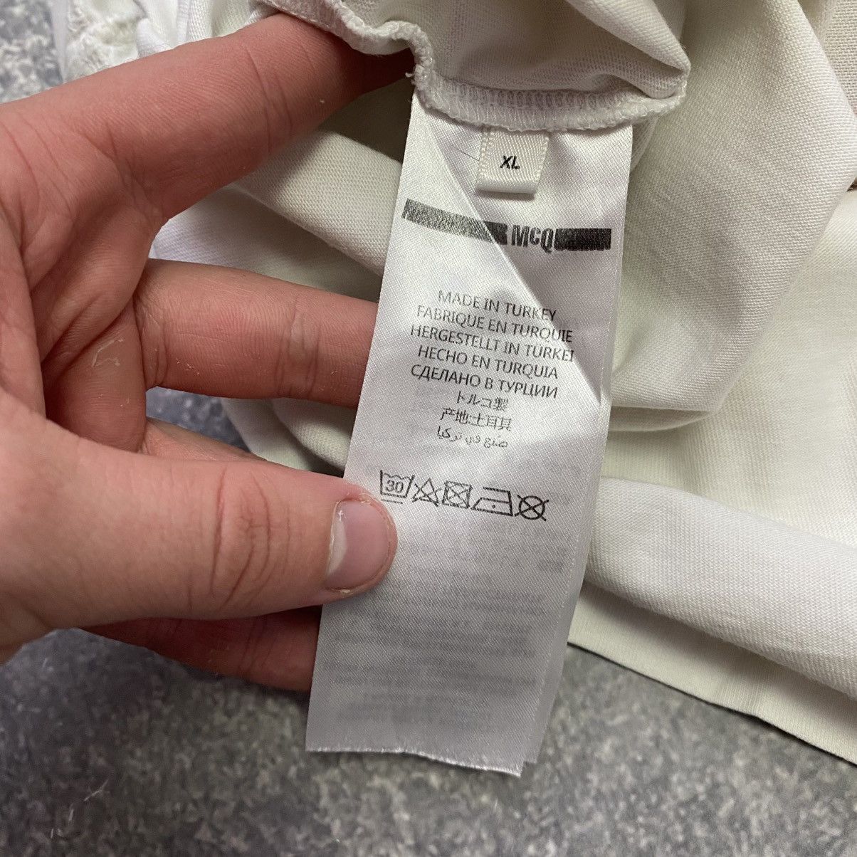 McQ Alexander McQueen Luxury MCQ Alexander McQueen Big logo designer tee Size US XL / EU 56 / 4 - 8 Thumbnail