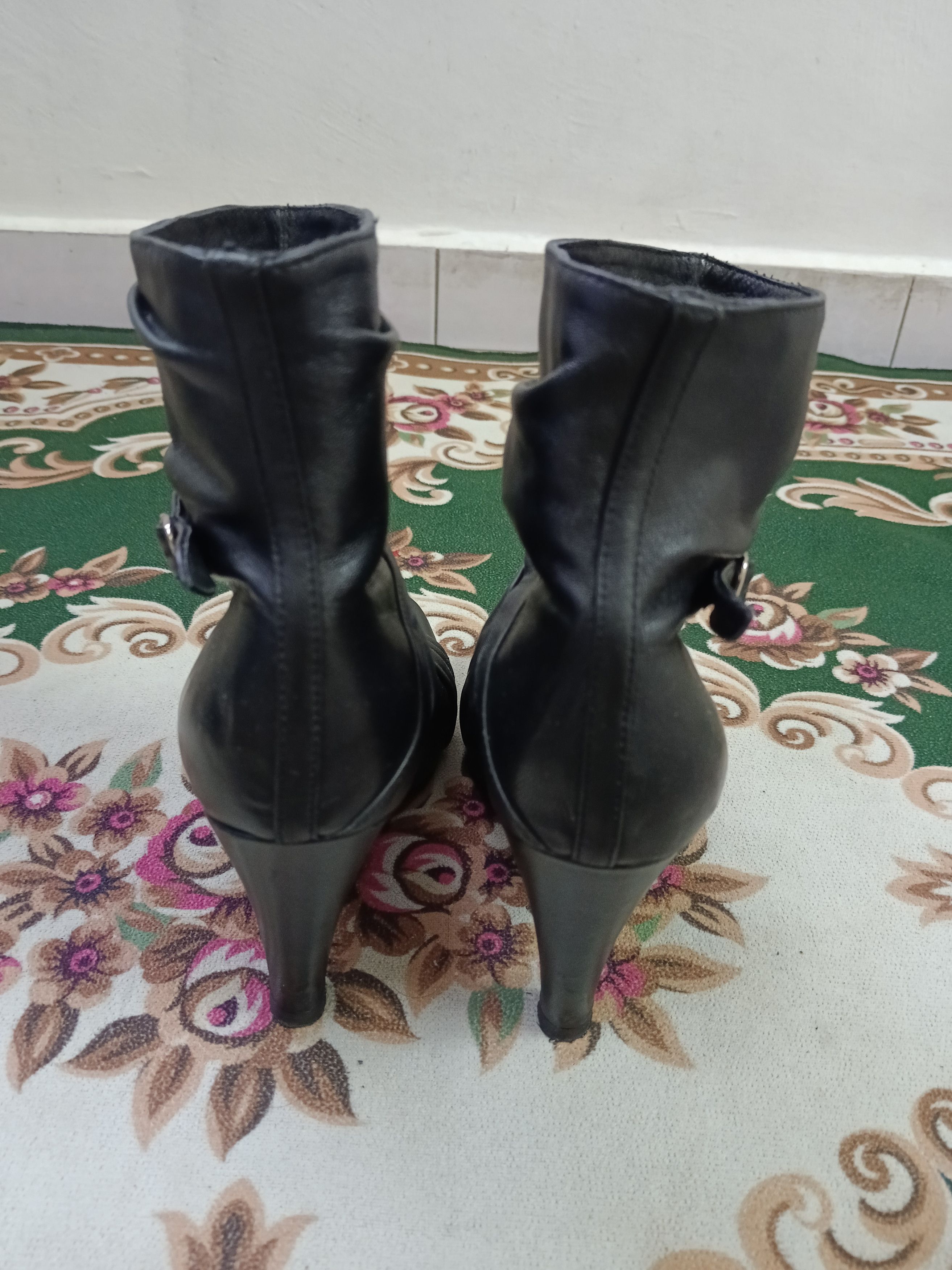 Yohji Yamamoto Yohji Yamamoto Limi Feu Black Ruched Ankle Boots Size US 7 / IT 37 - 5 Thumbnail