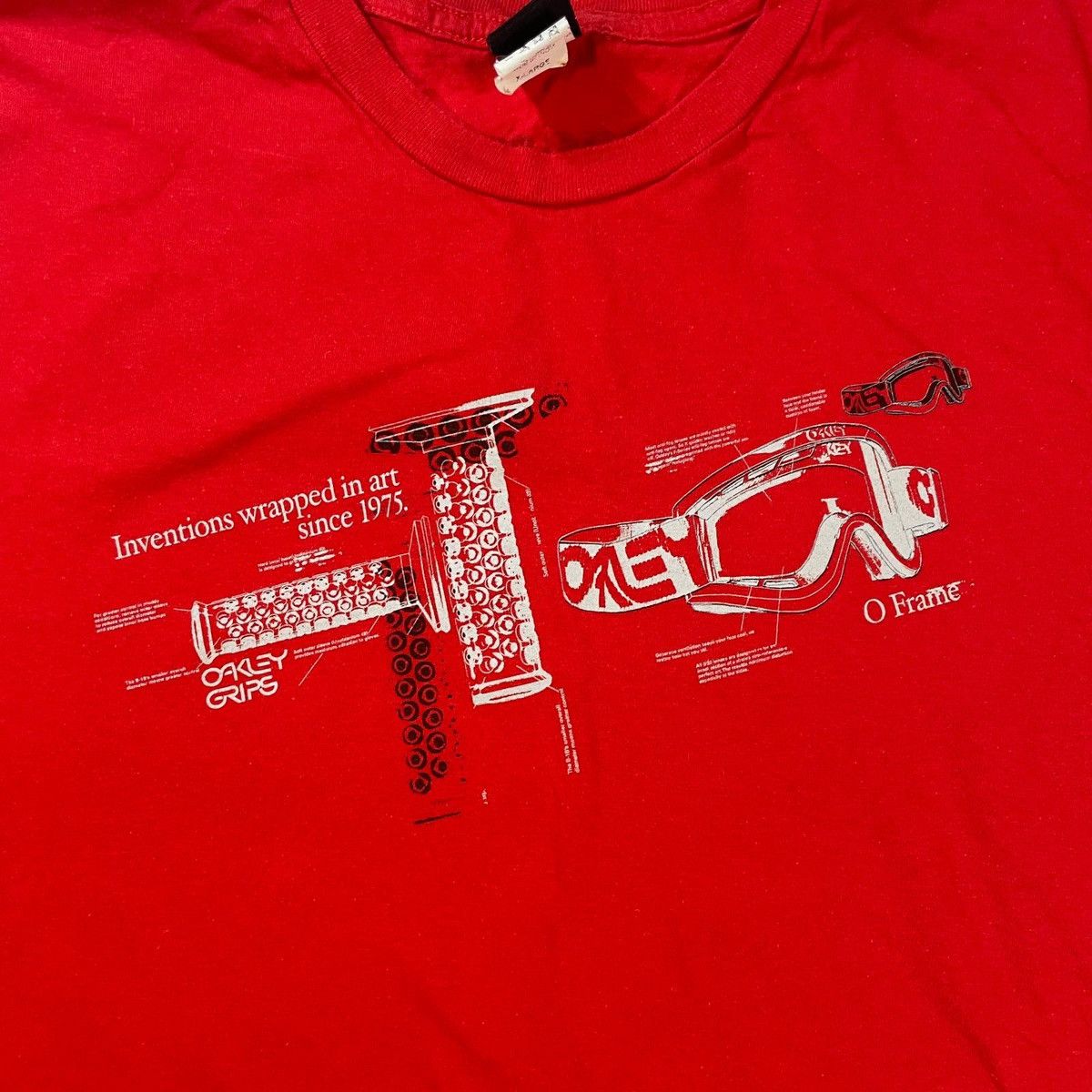 Oakley Red and white Oakley vintage graphic tee t-shirt 90s Size US XL / EU 56 / 4 - 6 Thumbnail