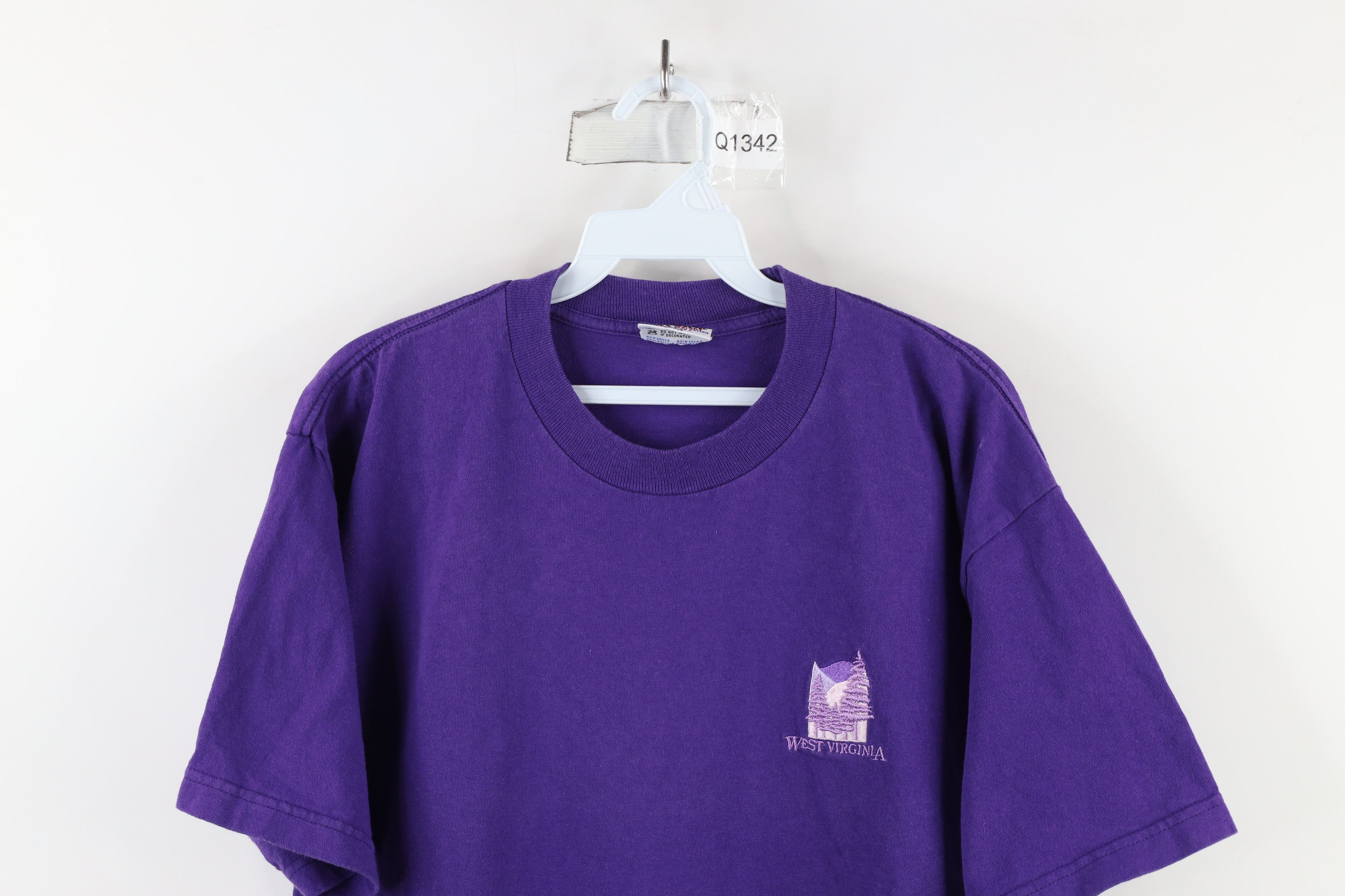Vintage Vintage 90s Streetwear Spell Out West Virginia T-Shirt USA Size US L / EU 52-54 / 3 - 2 Thumbnail