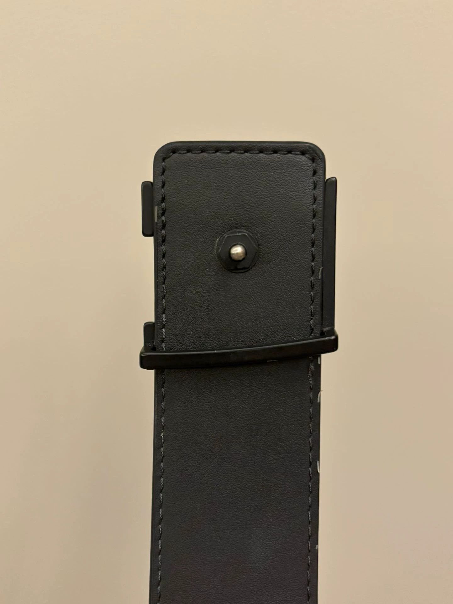 Louis Vuitton Louis Vuitton monogram black leather belt Size ONE SIZE - 7 Thumbnail