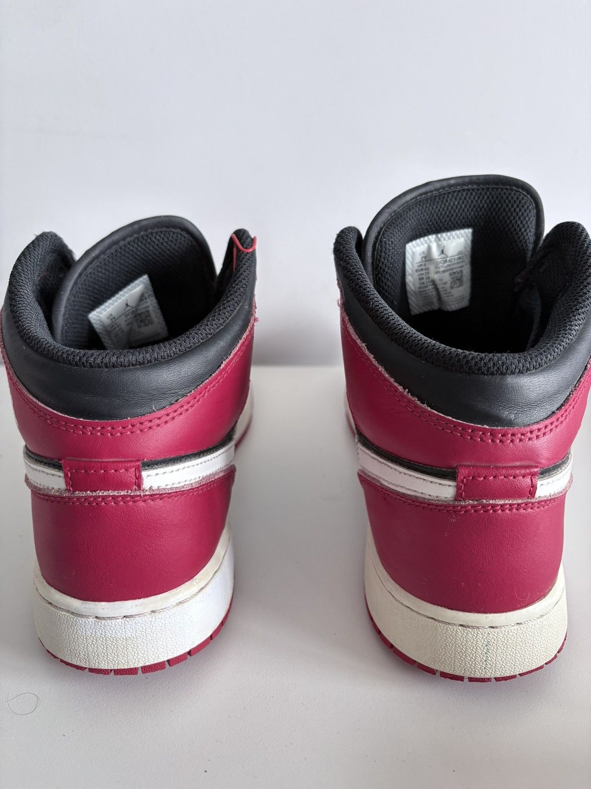 Nike Men's Shoes Nike Air Jordan 1 Mid Gym Red White Size 40 Size US 7 / EU 40 - 5 Thumbnail