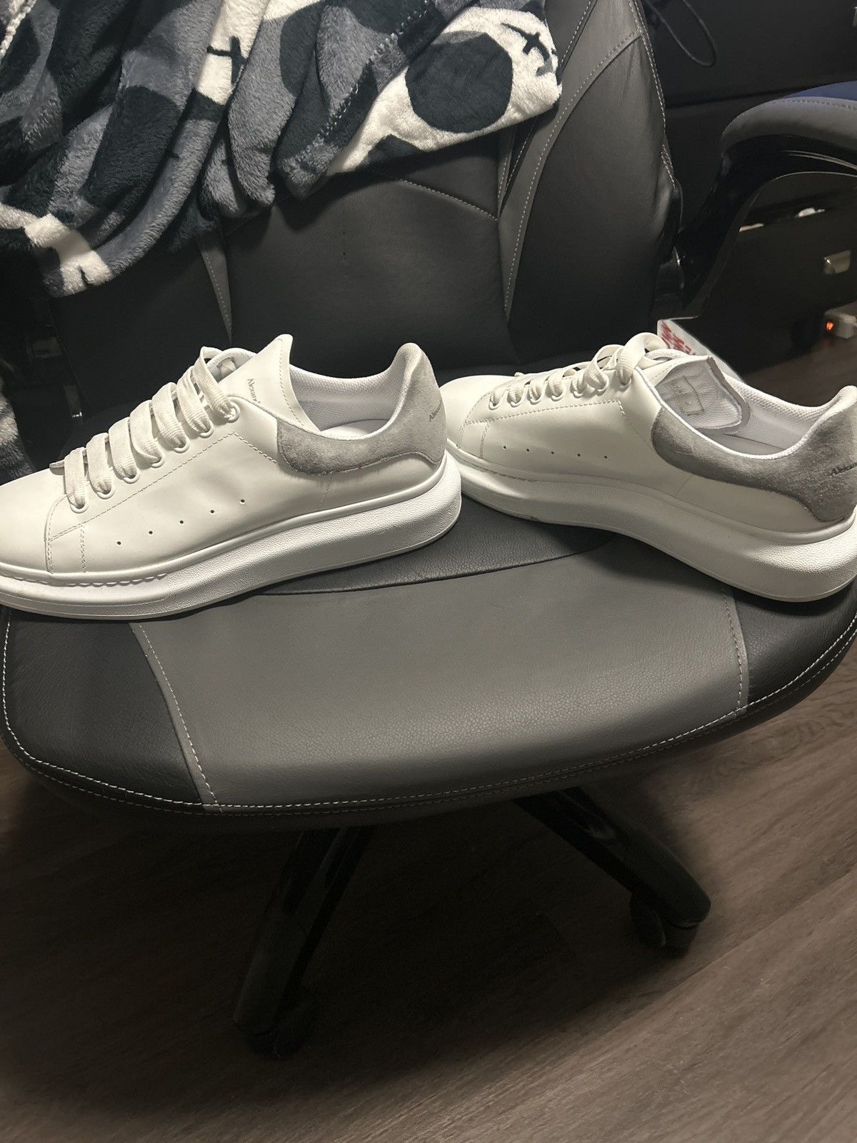 Alexander McQueen Size 13 Alexander McQueen Grey and White Size US 13 / EU 46 - 2 Thumbnail