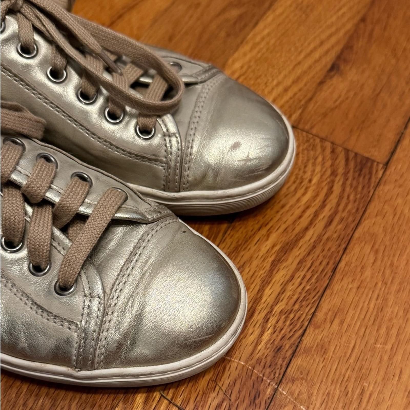 Tod's TODS Metallic Gold Sneakers‎ in size 39 Size US 8.5 / IT 38.5 - 3 Thumbnail