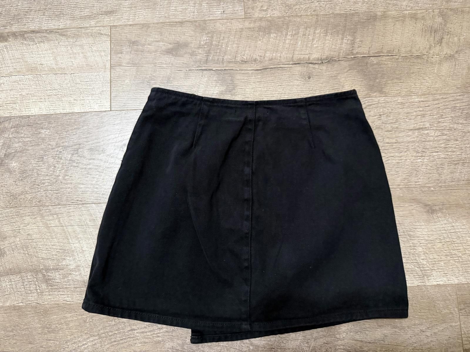 Pacsun Pacsun black asymmetrical zip-up wrap mini skirt Size 42" / US 20 - 4 Thumbnail