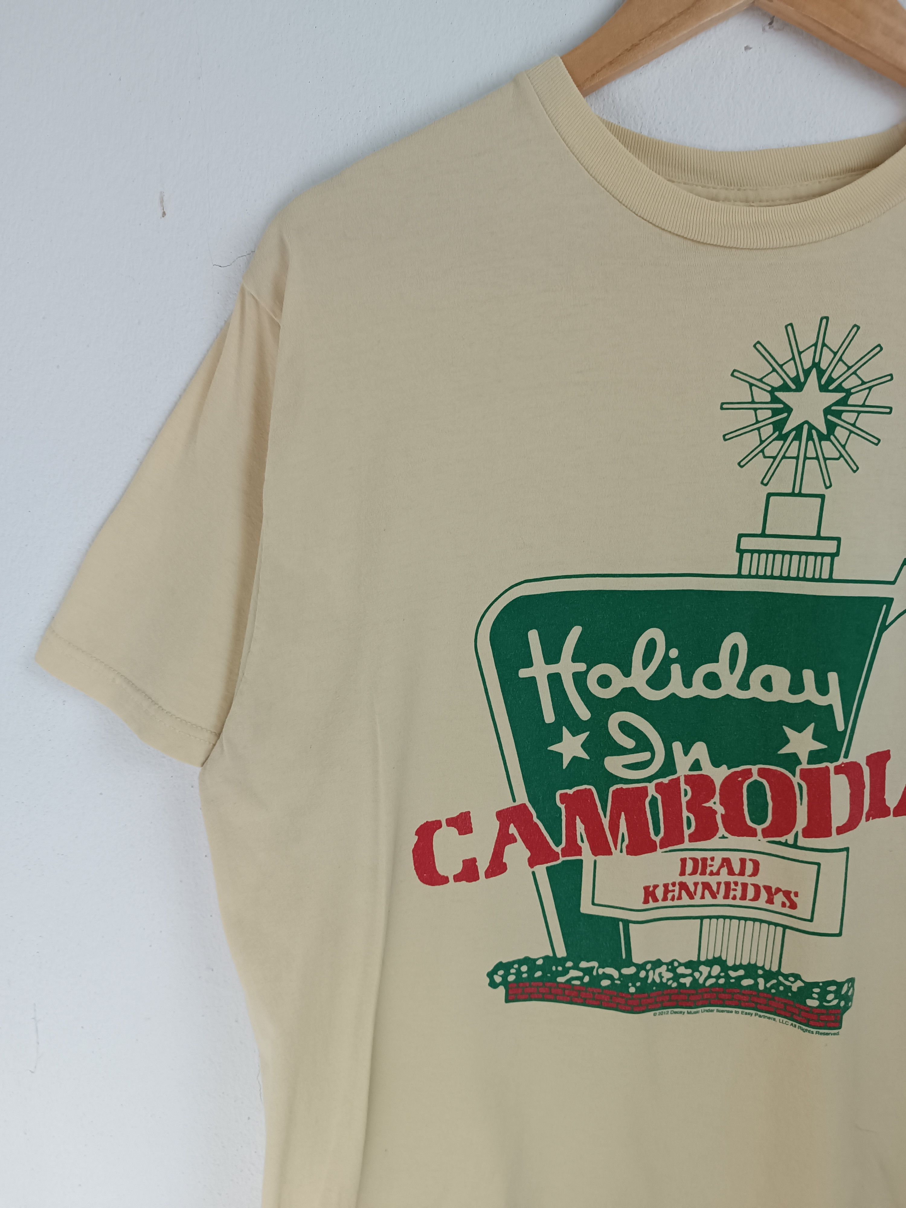 Band Tees VINTAGE '12 DEAD KENNEDYS HOLIDAY IN CAMBODIA SEX PISTOLS Size US L / EU 52-54 / 3 - 5 Thumbnail
