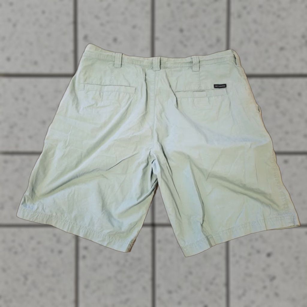 Vintage Columbia Sportswear Shorts Mens 36 Khaki Green Cotton Chino Cotton Chino Size US 36 / EU 52 - 1 Thumbnail