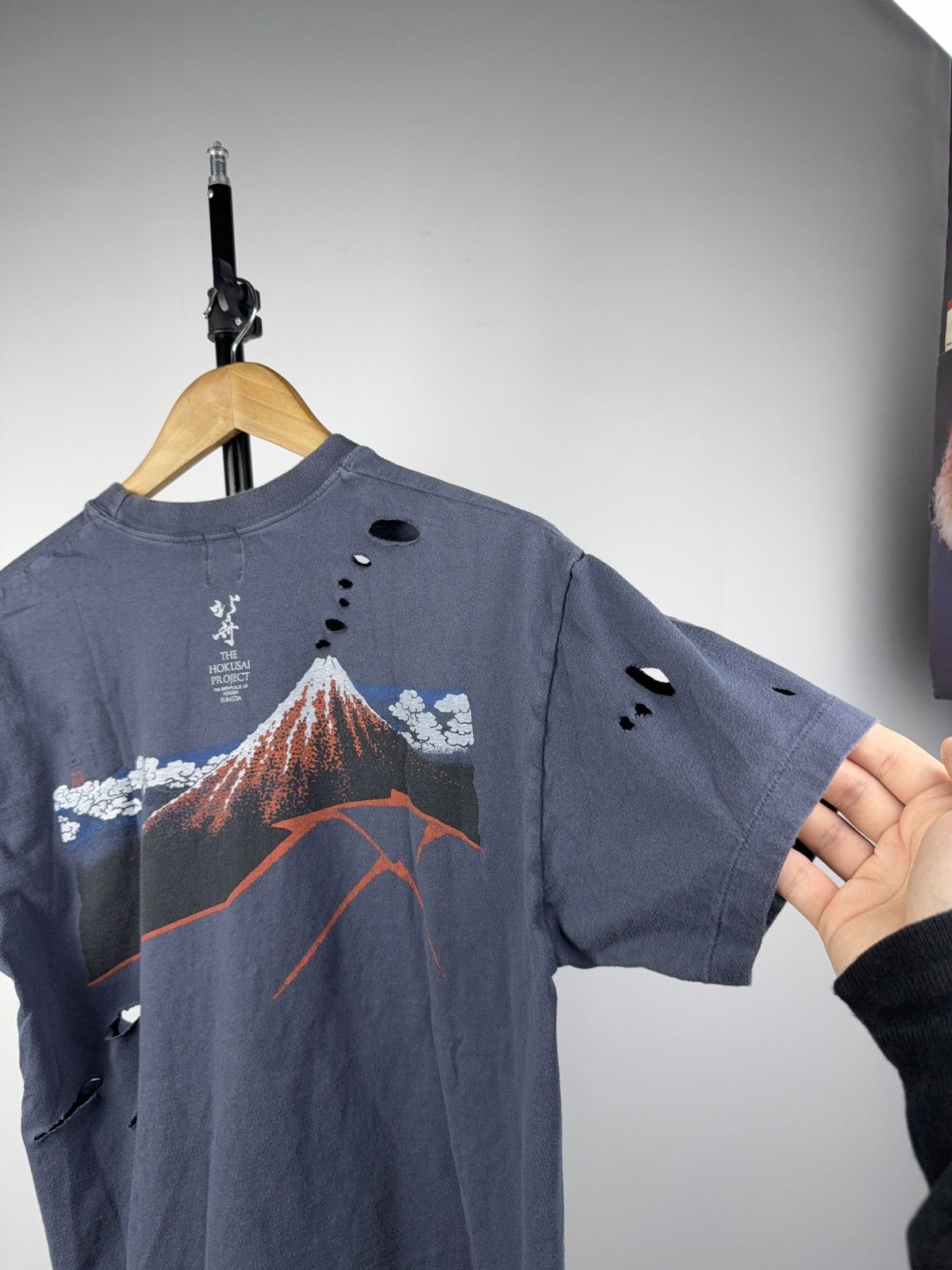 Japanese Brand Kume JP Tokyo Hokusai Fuji Graphic Distressed Tee Japan M Size US M / EU 48-50 / 2 - 12 Thumbnail