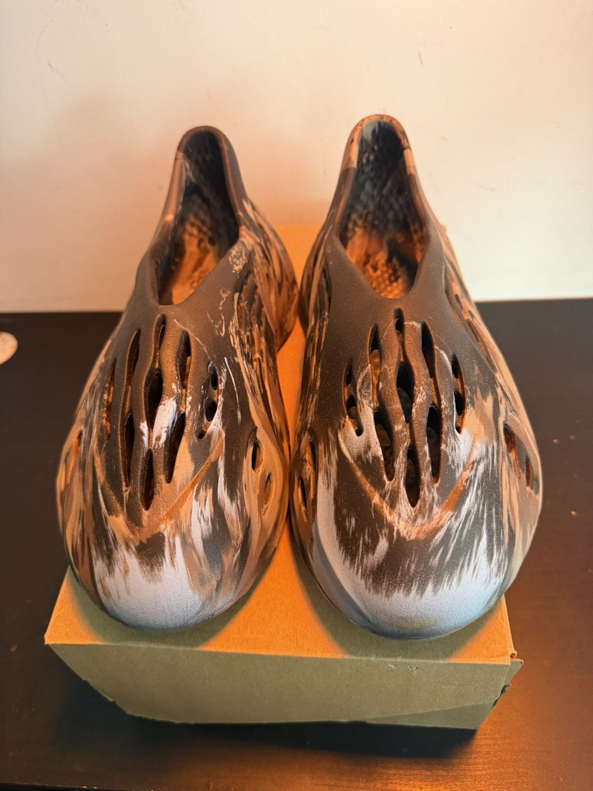 Adidas Yeezy Foam rnnr Size US 10 / EU 43 - 2 Thumbnail