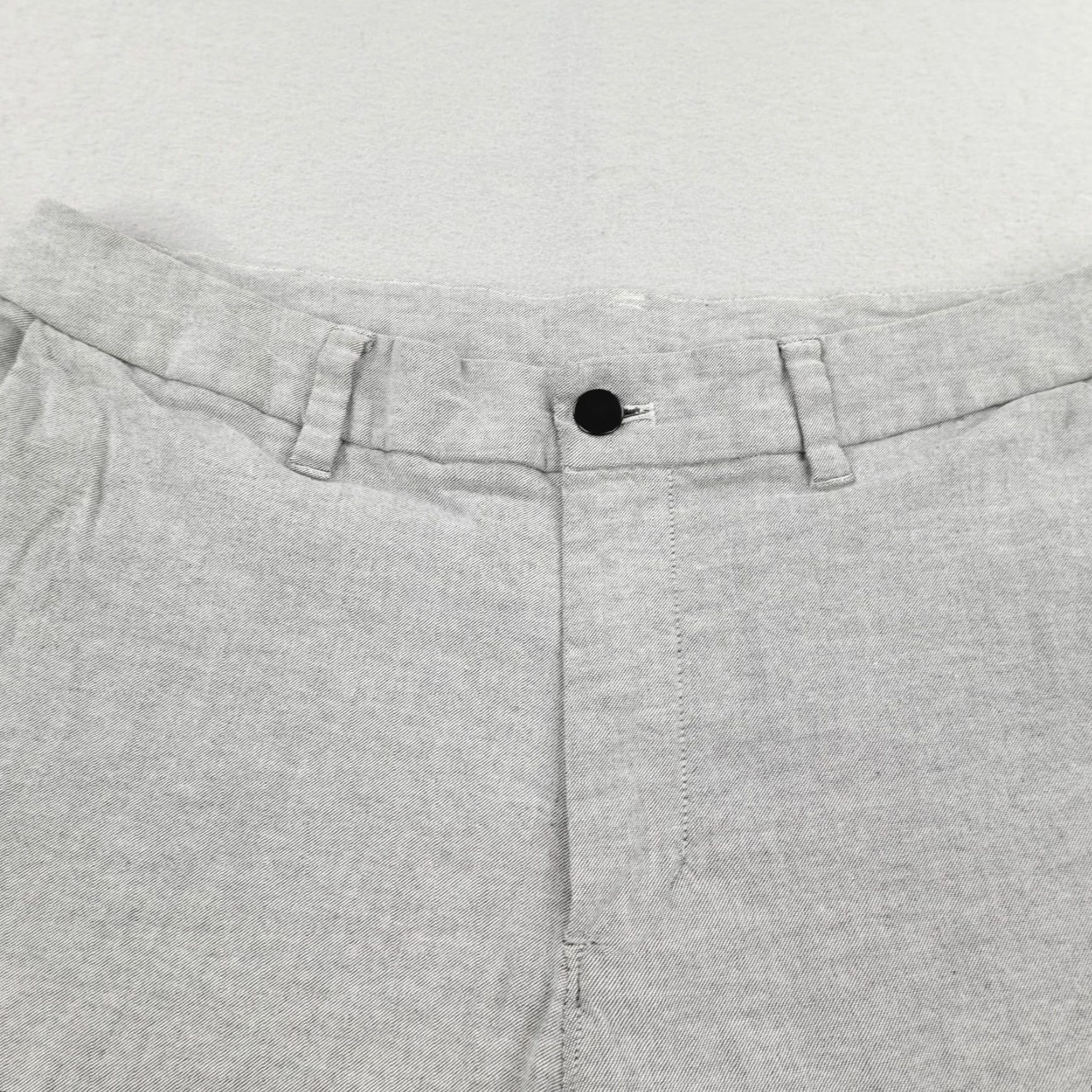 Lululemon VINTAGE Lululemon Chino Shorts Mens 33 Gray Casual Travel Workwear Lightweight Relaxed Pockets 10" Inseam Size US 33 - 2 Thumbnail