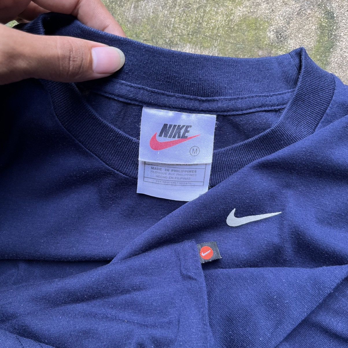 Nike × Vintage 90’s T-shirt NIKE vintage outsole navy Size US L / EU 52-54 / 3 - 4 Thumbnail