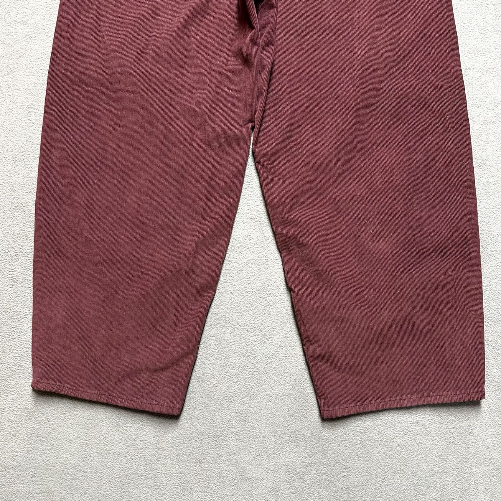 Vintage Universal Thread Pants Womens 12R Maroon Red High Rise Easy Barrel Corduroy EUC Size 34" / US 12 / IT 48 - 6 Thumbnail