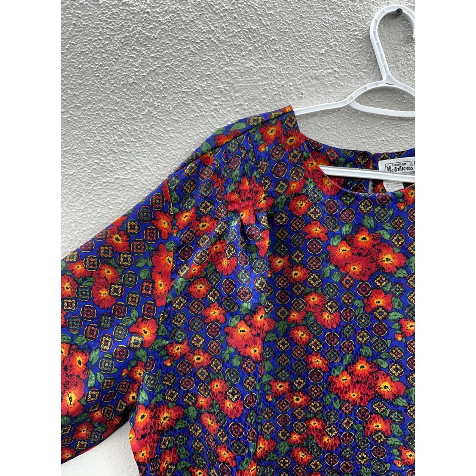 Vintage VINTAGE Womens Notations Blouse 24W Plus Size Floral Blue Satin Long Sleeve Shirt Womens, 24W, Blue, Floral, Satin, Long Sleeve, Vintage Size 4XL / US 24-26 - 2 Thumbnail