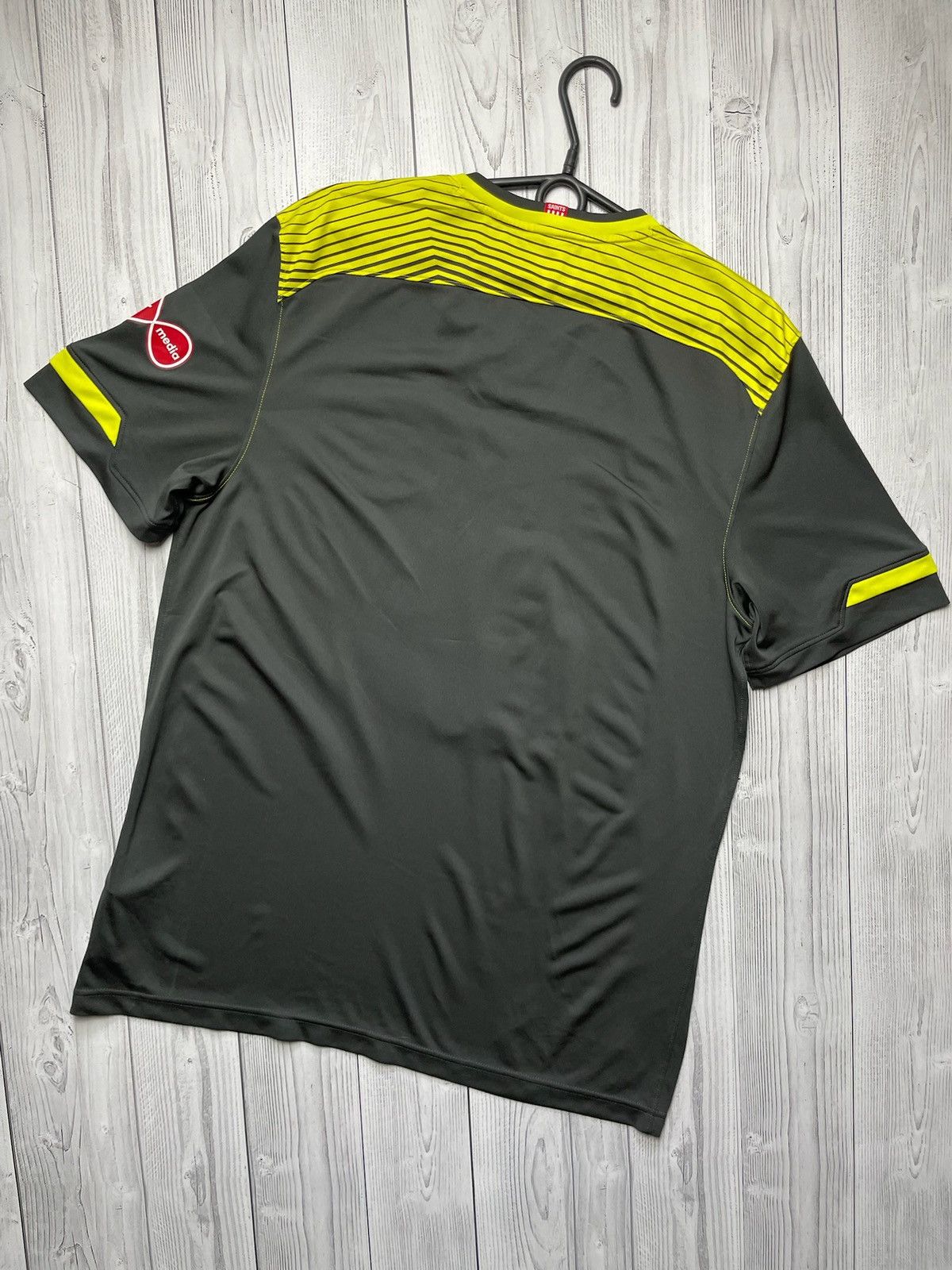 Vintage Vintage Southampton Under Armour soccer jersey size XL Size US XL / EU 56 / 4 - 5 Thumbnail