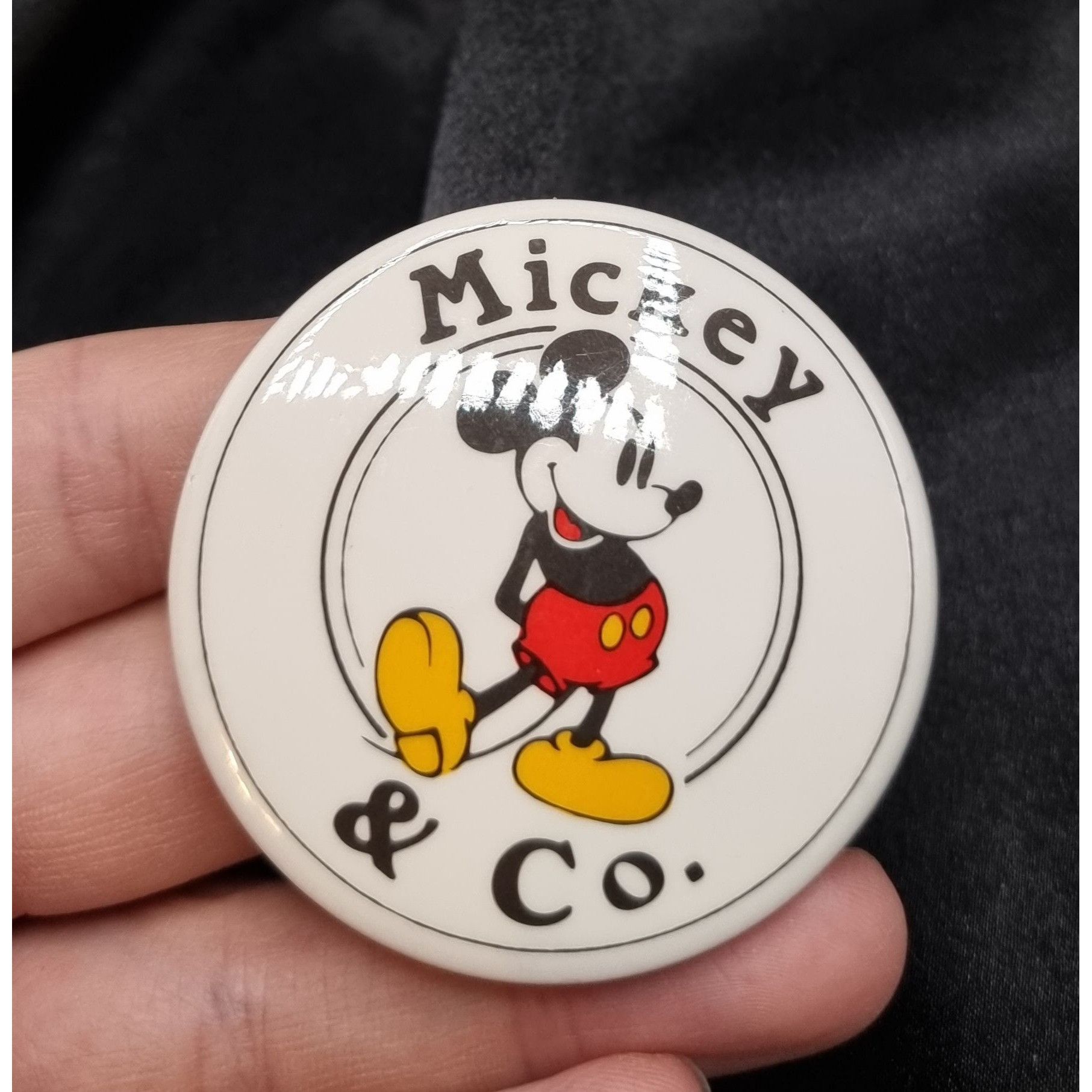 Disney Vintage Mickey & Co. Disney Signed Late 90s-Early 2000s Pin Size ONE SIZE - 4 Thumbnail