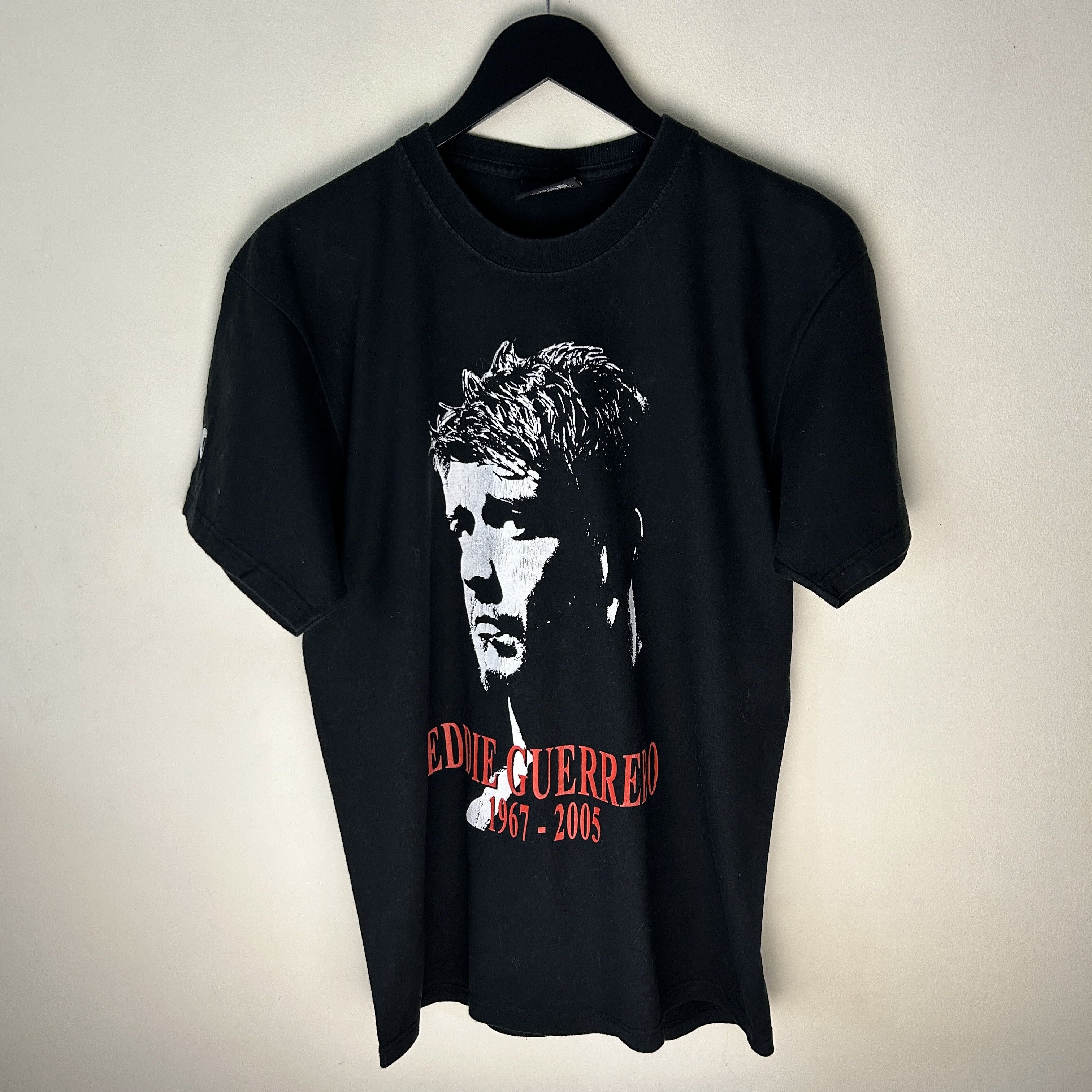 WWE Vintage Eddie Guerrero Memorial 2005 Wrestling T-shirt Size US L / EU 52-54 / 3 - 1 Thumbnail